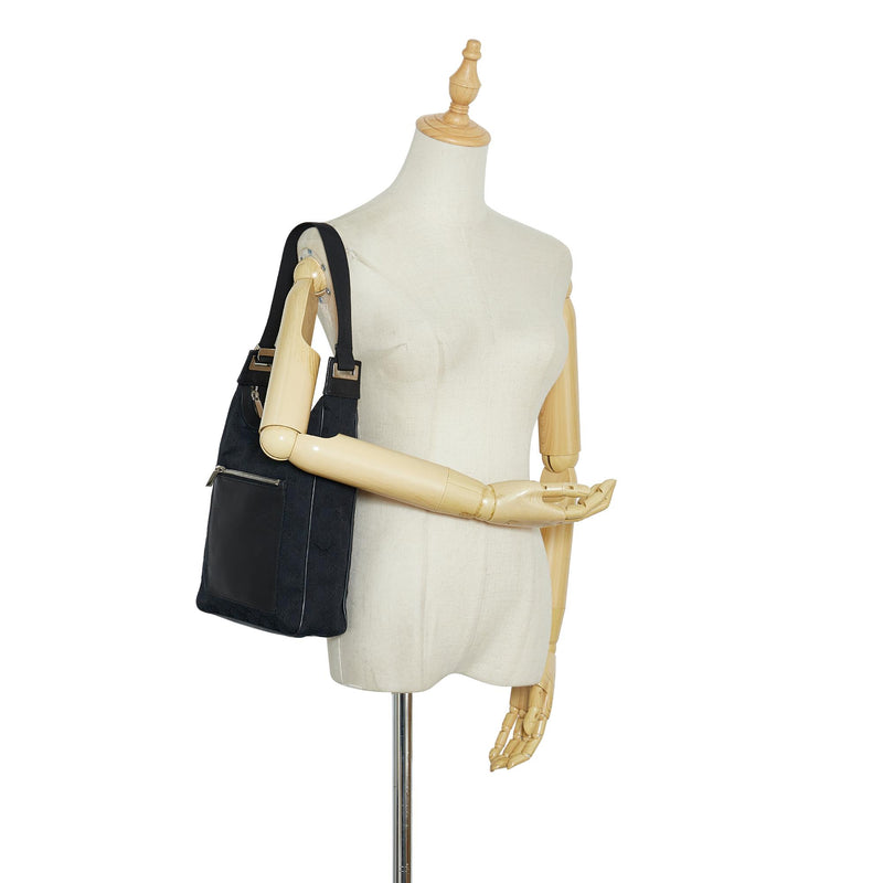 Gucci GG Canvas Shoulder Bag (SHG-gIZABz)