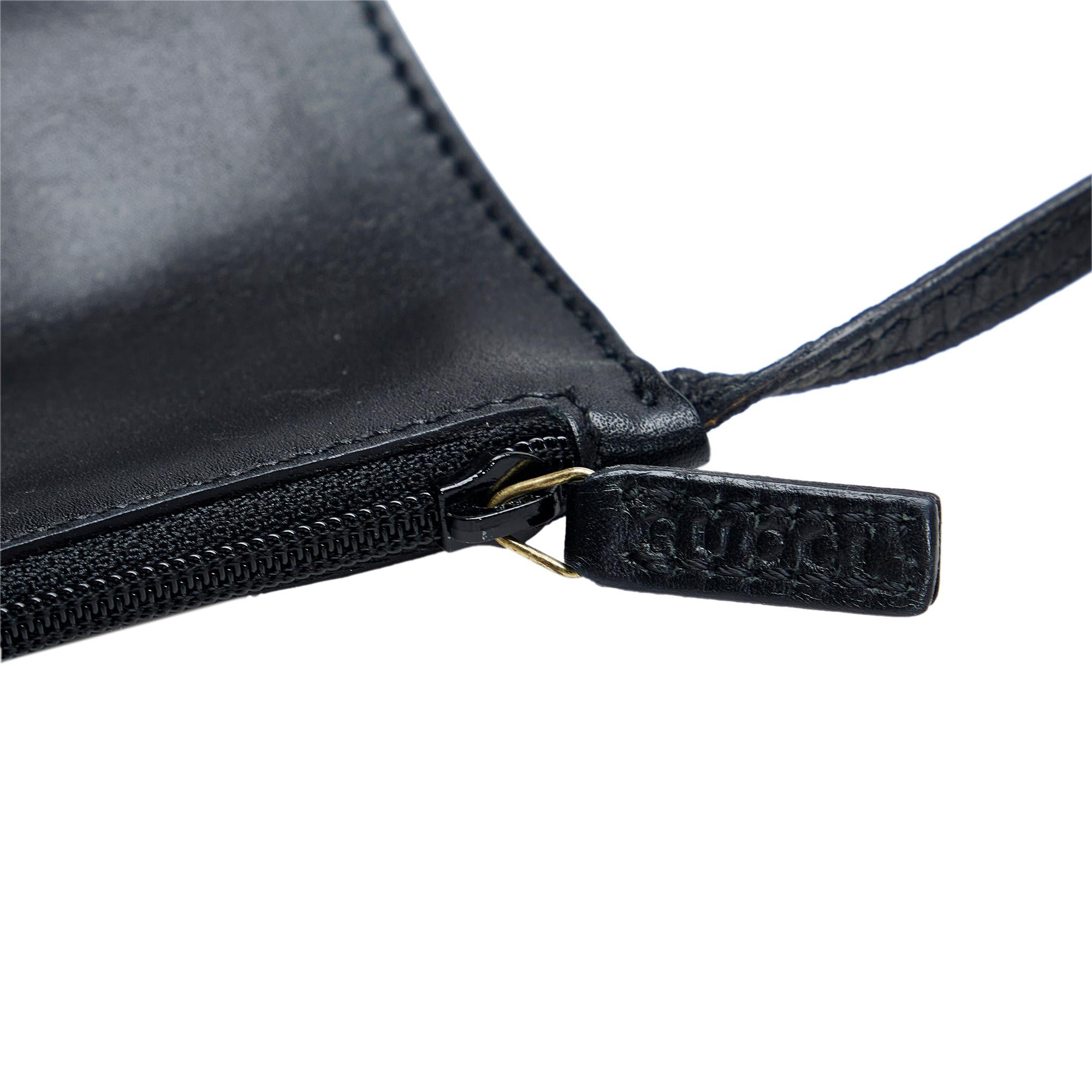 Gucci GG Canvas Shoulder Bag (SHG-PaPFGP)