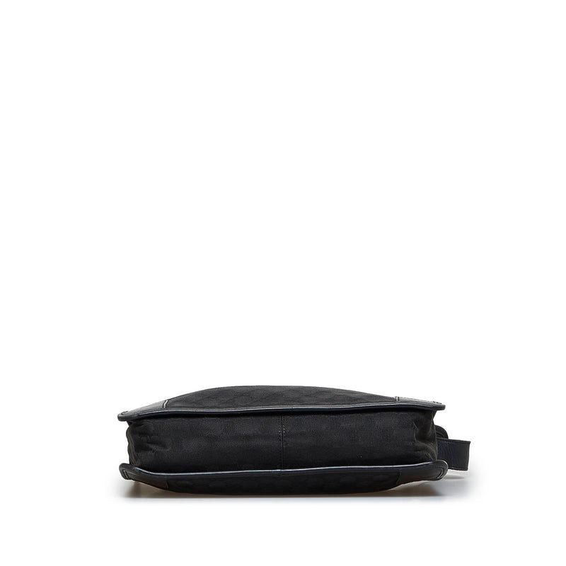 Gucci GG Canvas Shoulder Bag (SHG-VpXwNB)