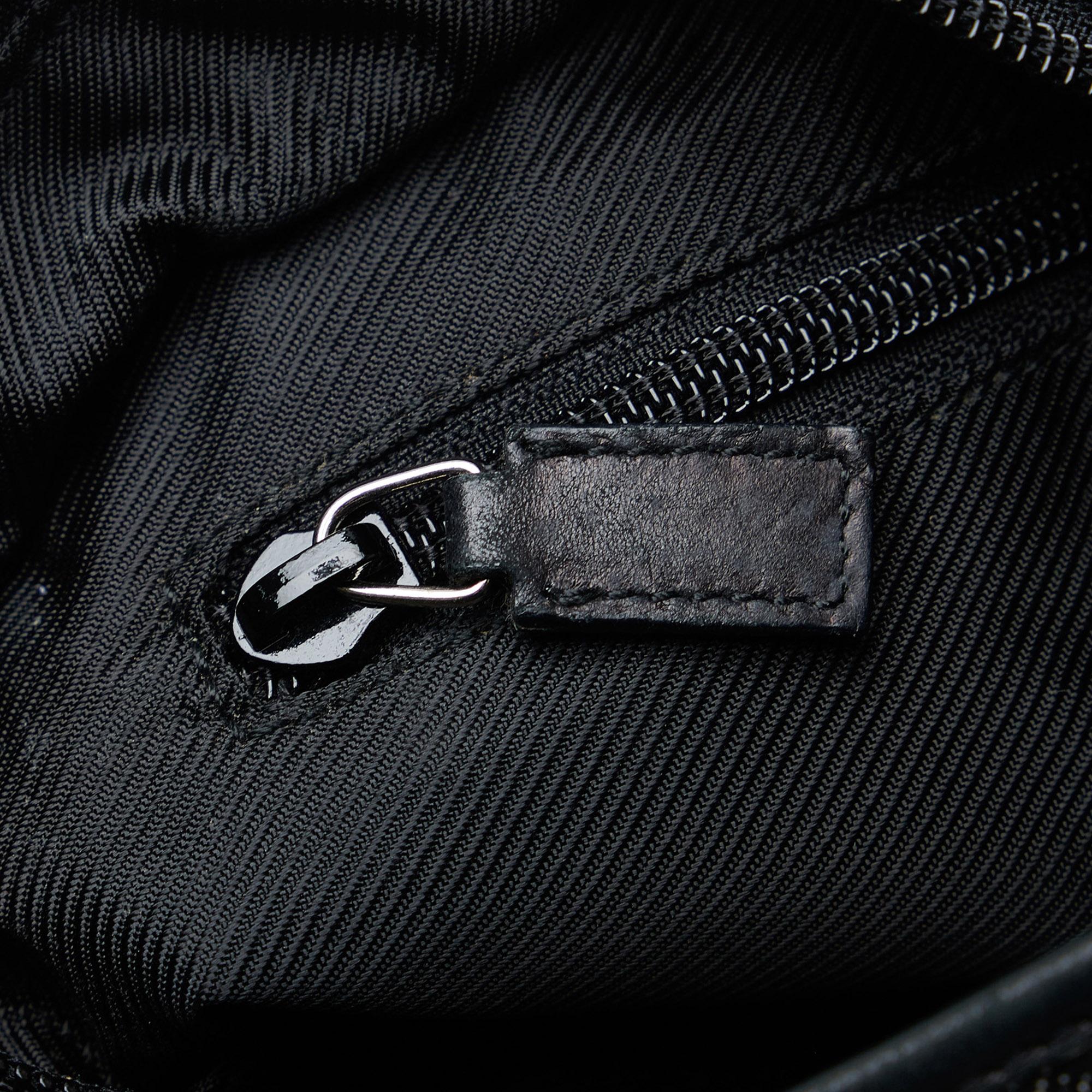 Gucci GG Canvas Shoulder Bag (SHG-tscr8l)