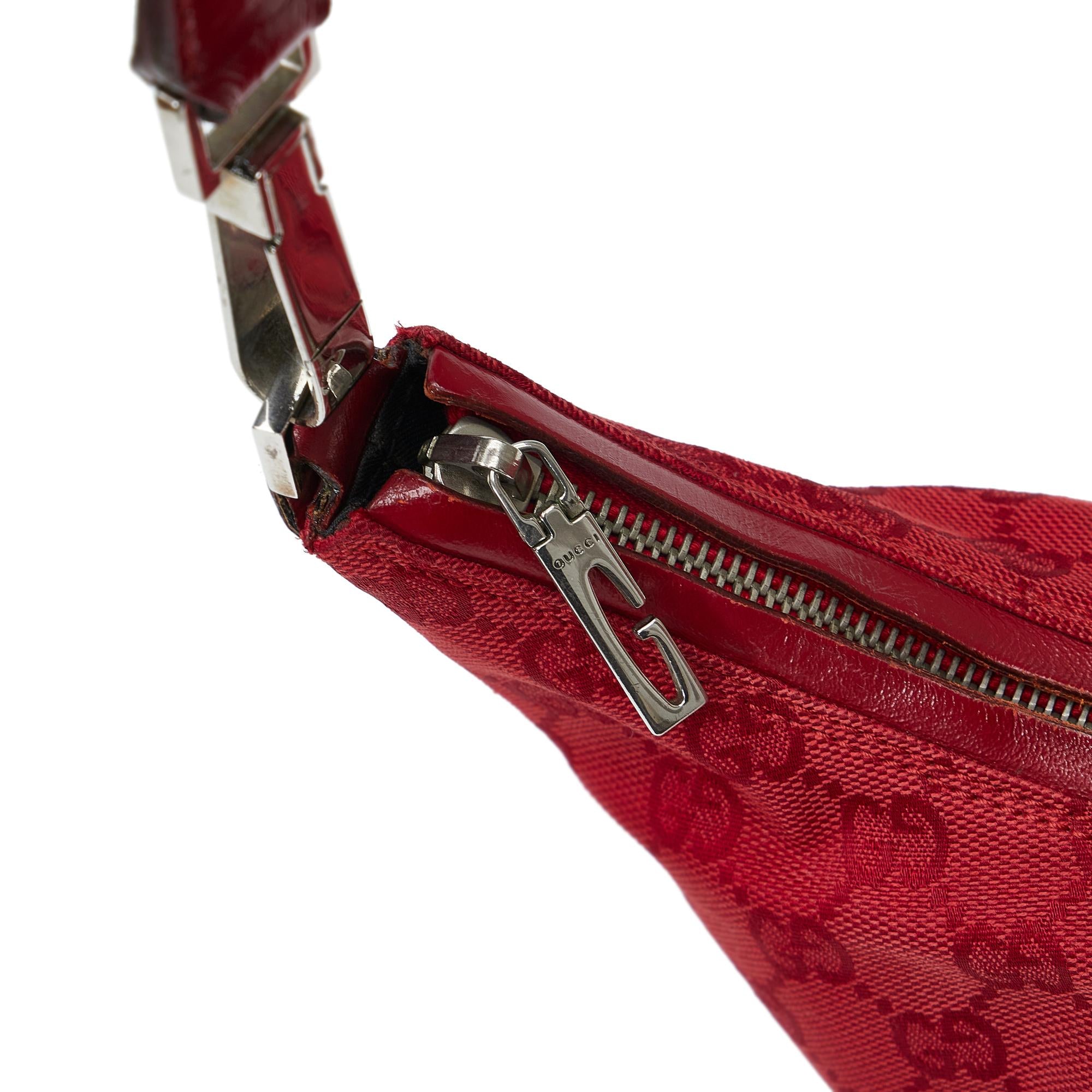 Gucci GG Canvas Shoulder Bag (SHG-iYUCRU)