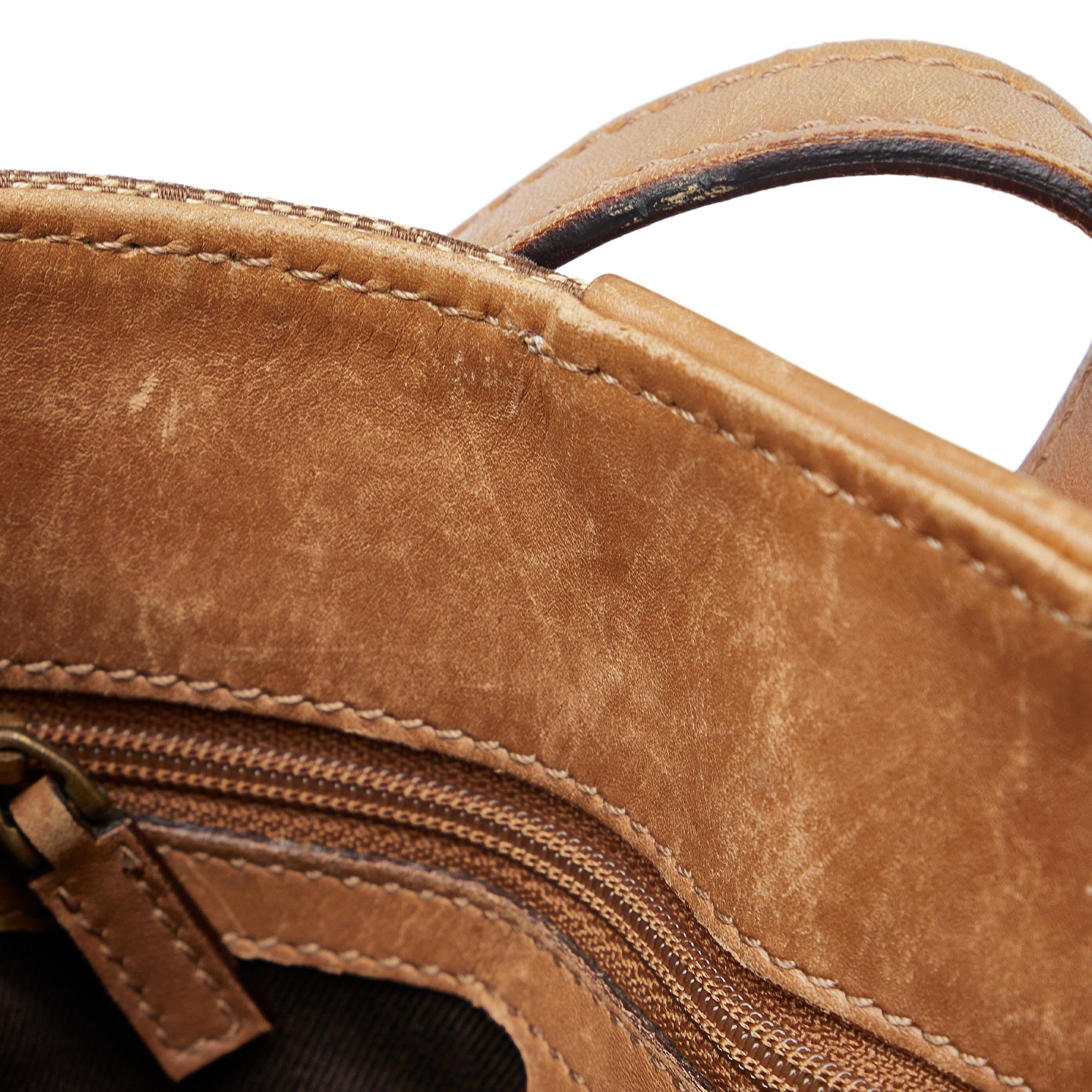 Gucci GG Canvas Shoulder Bag (SHG-q7WbKa)