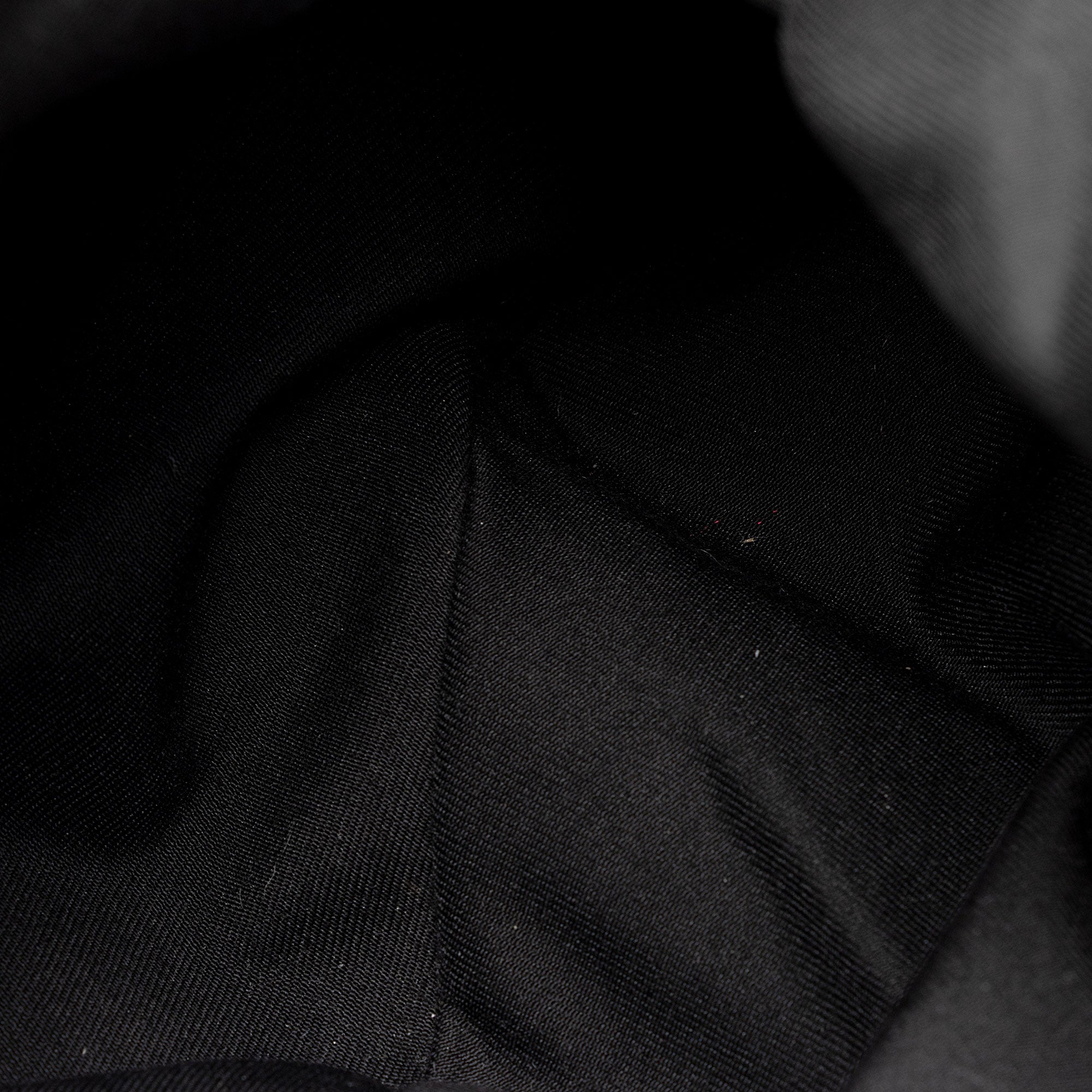 Gucci GG Canvas Studded Pelham Small Shoulder Bag (SHF-0I65Ea)