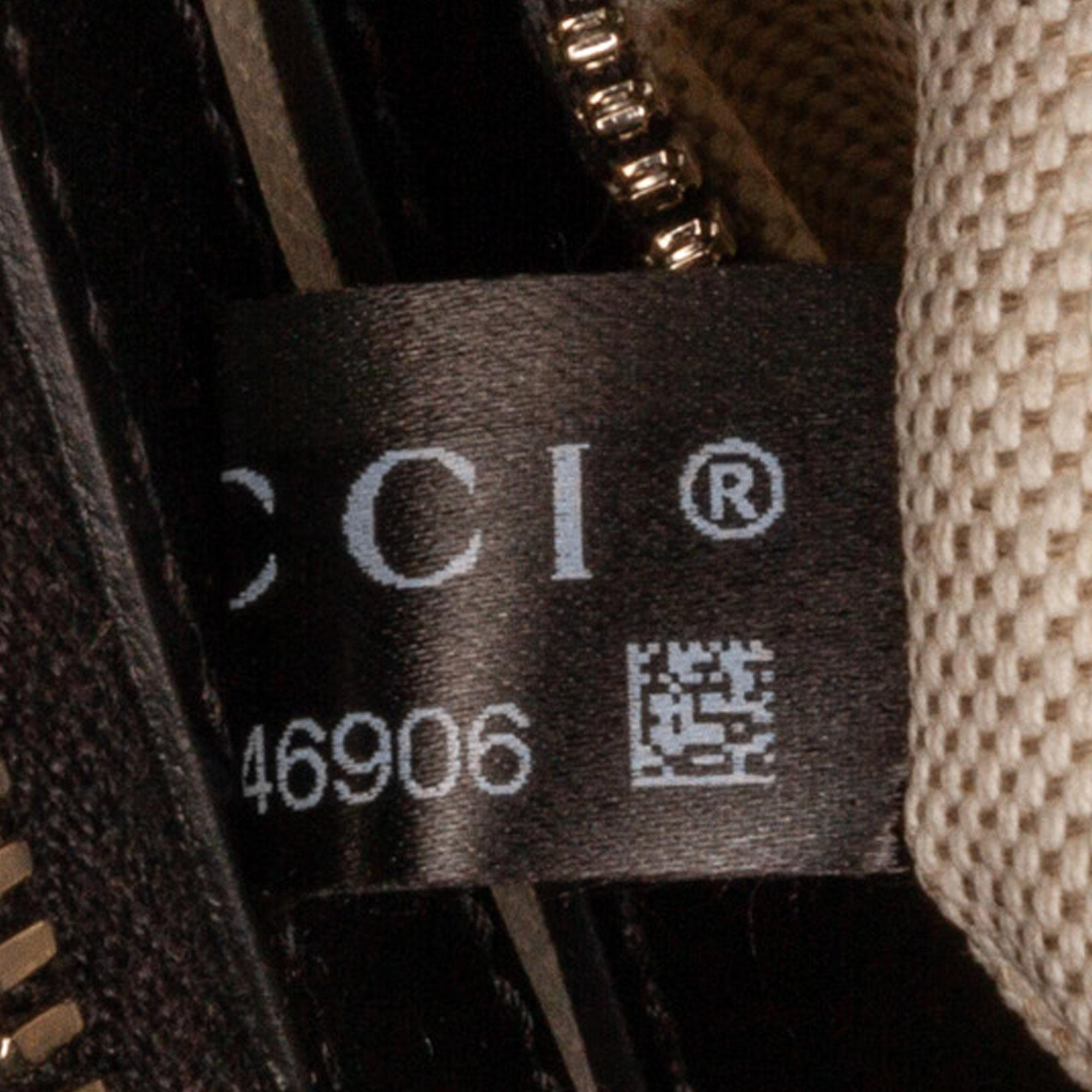 Gucci GG Embossed Crossbody bag (SHG-bS3vYW)