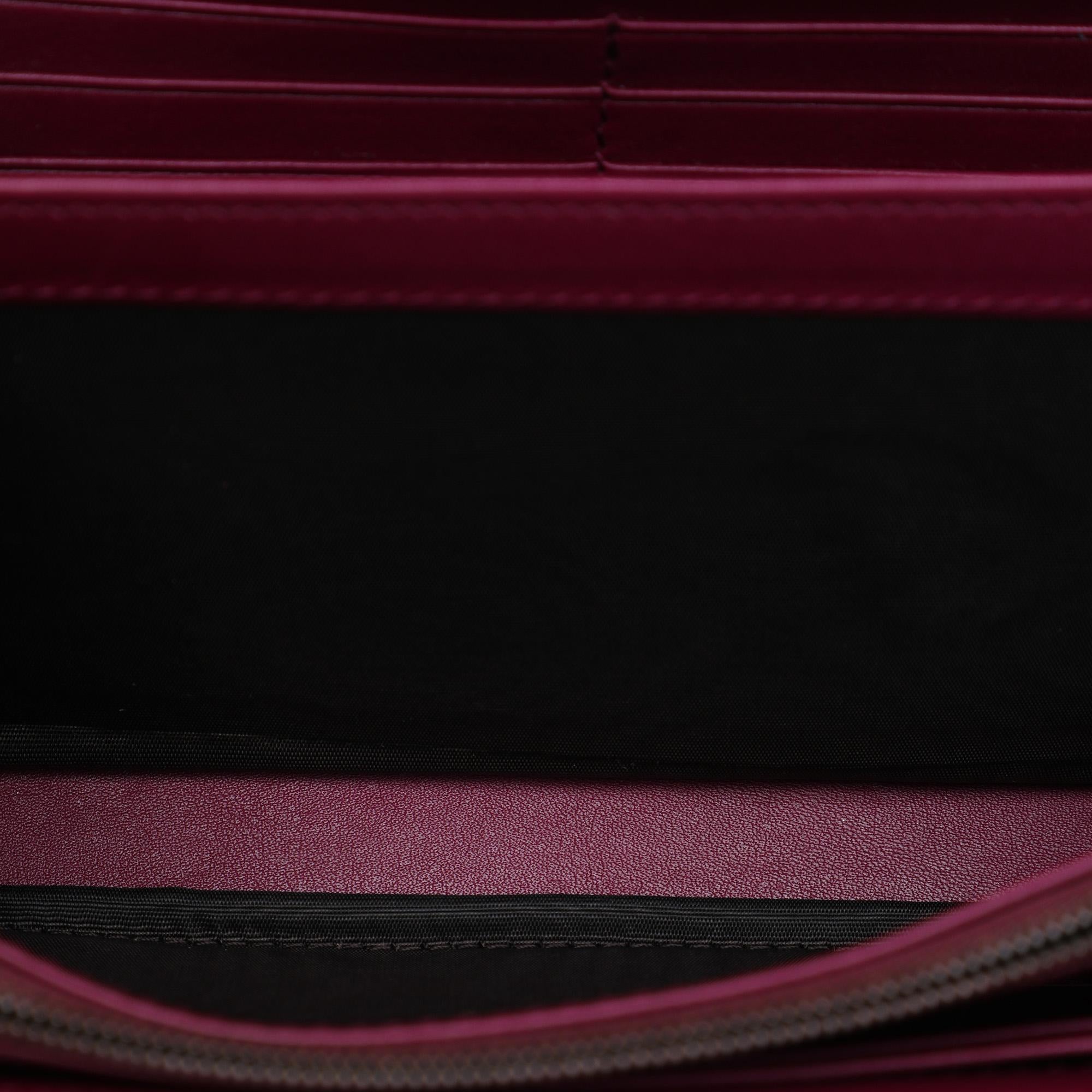 Gucci GG Marmont Matelasse Velvet Wallet On Chain
