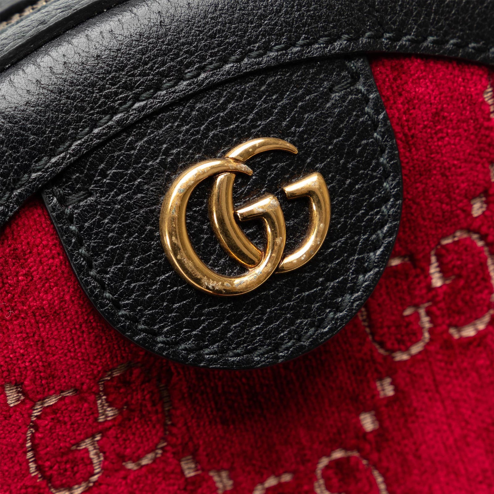 Gucci GG Marmont Velvet Round Crossbody SHG ReSuV0 LuxeDH