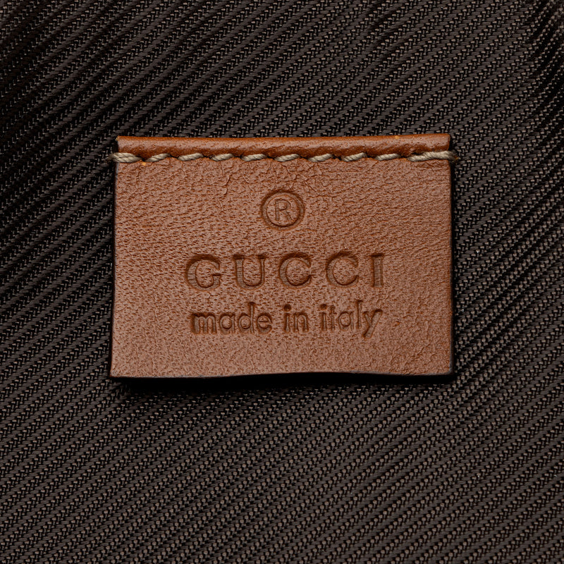 Gucci GG Nylon Zip Pouch (SHF-bnkYTZ)