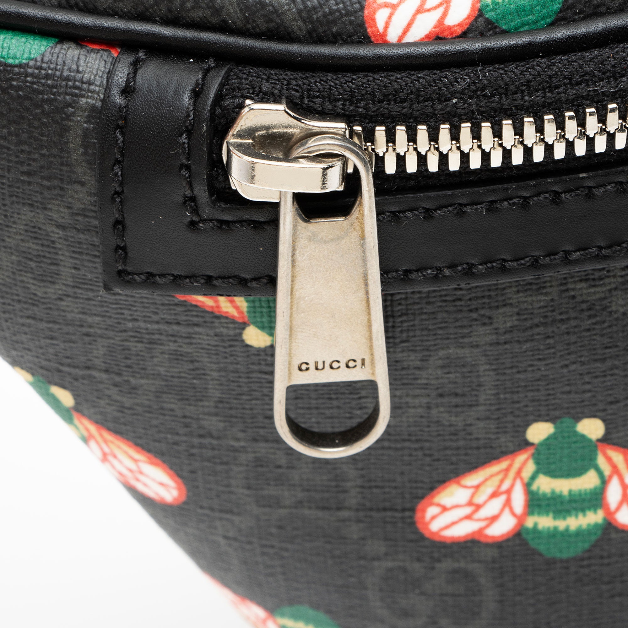 Gucci GG Supreme Bee Belt Bag