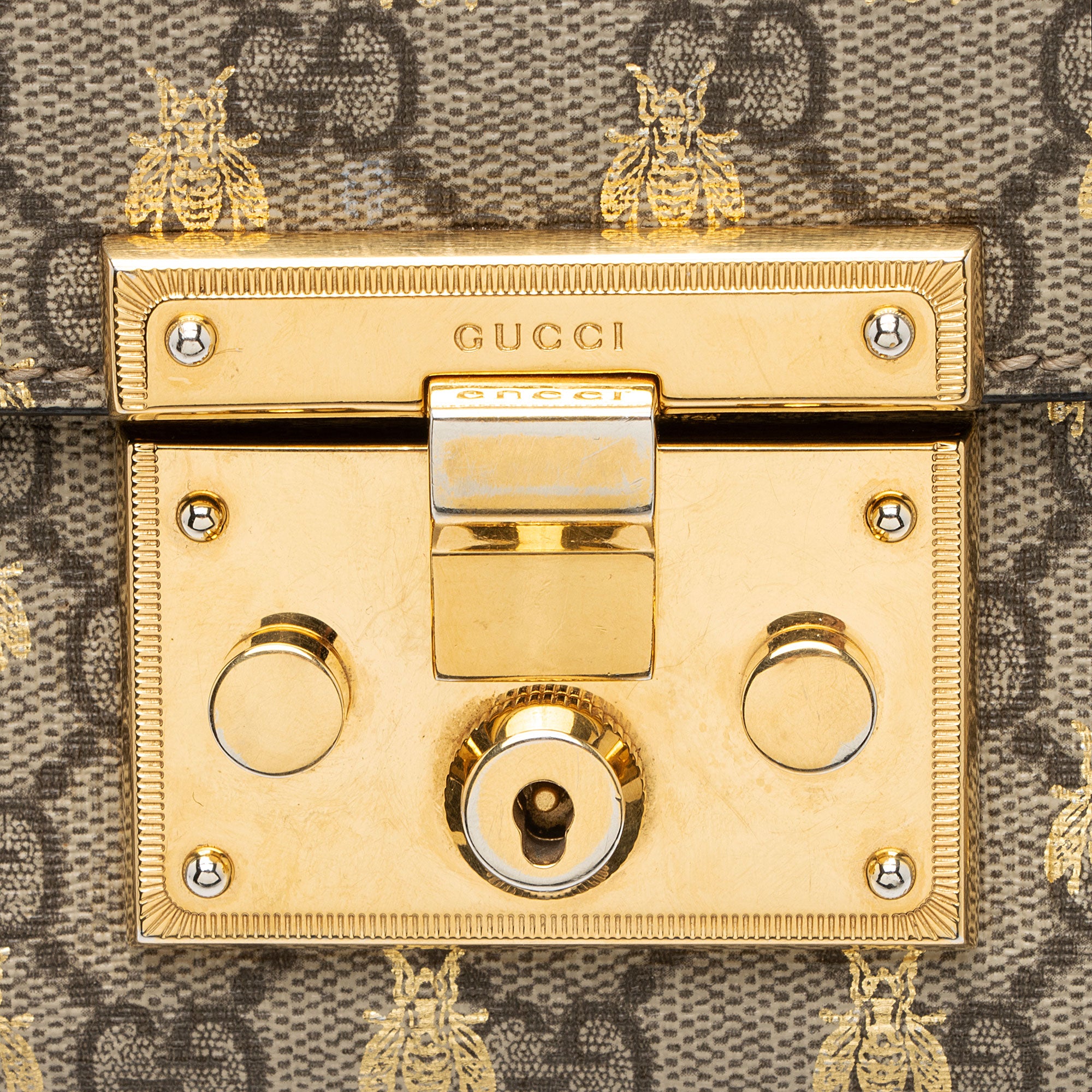 Gucci GG Supreme Bee Padlock Small Shoulder Bag (SHF-JaFqOf)