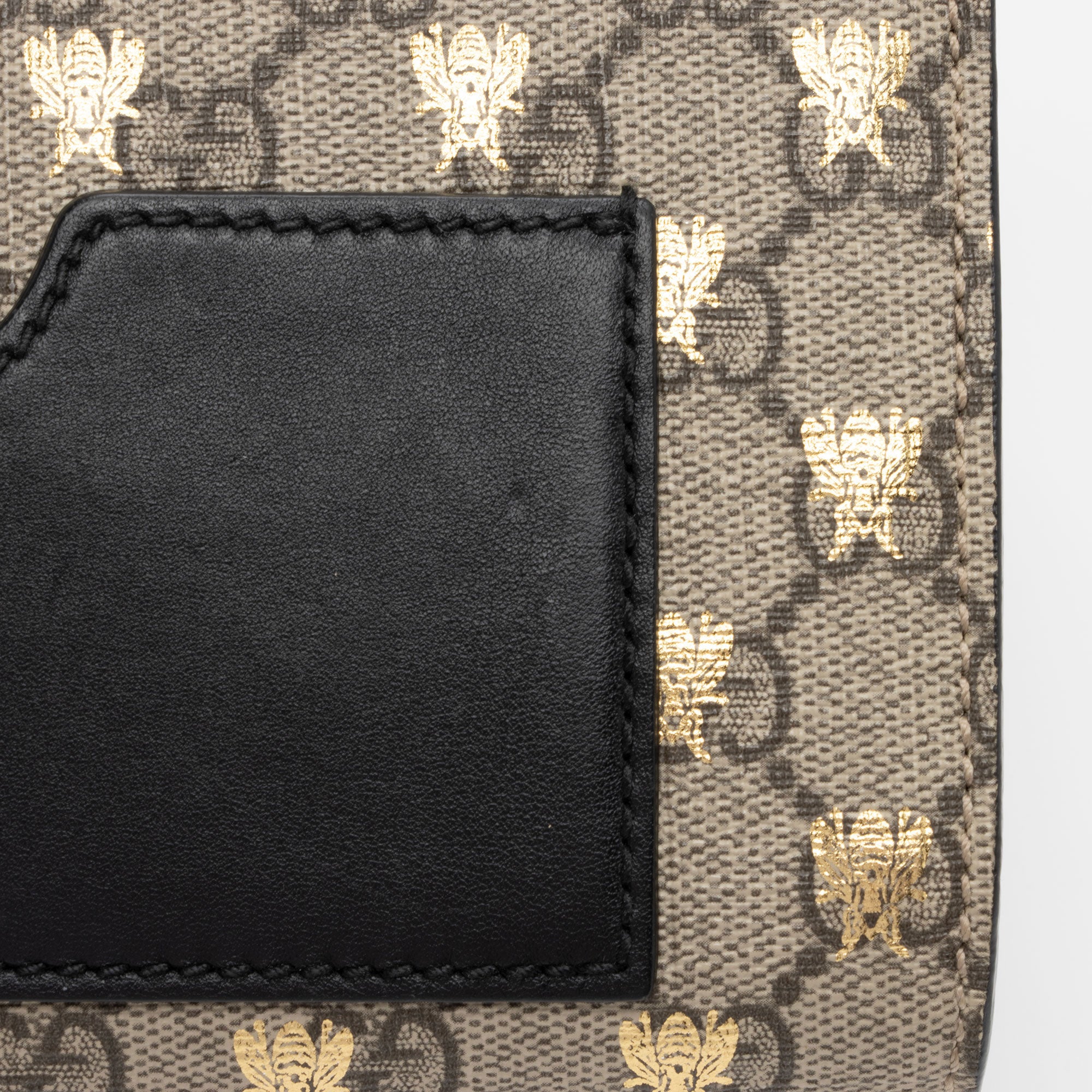 Gucci GG Supreme Bee Padlock Small Shoulder Bag (SHF-3QPOYF)