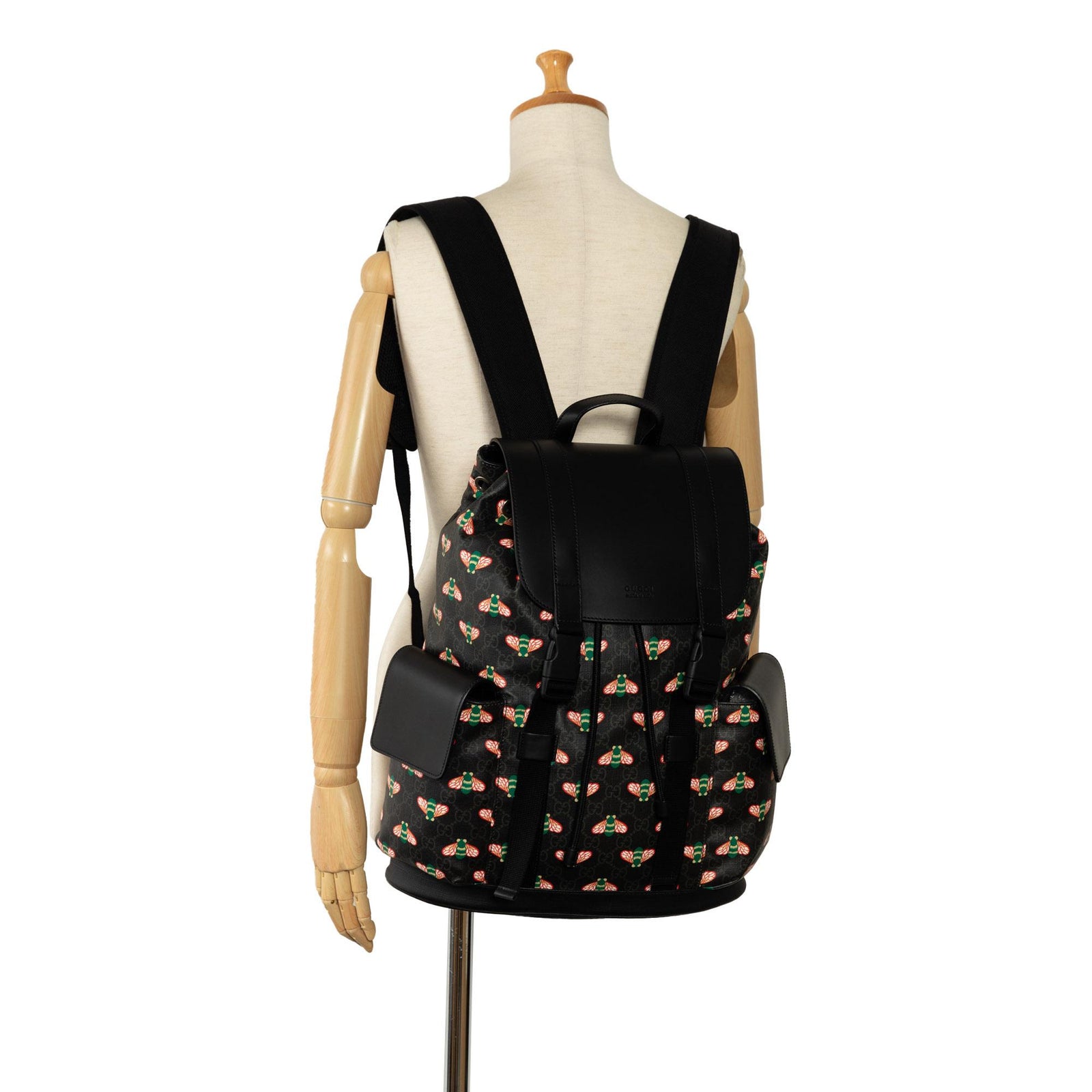 Gucci bee supreme backpack hotsell