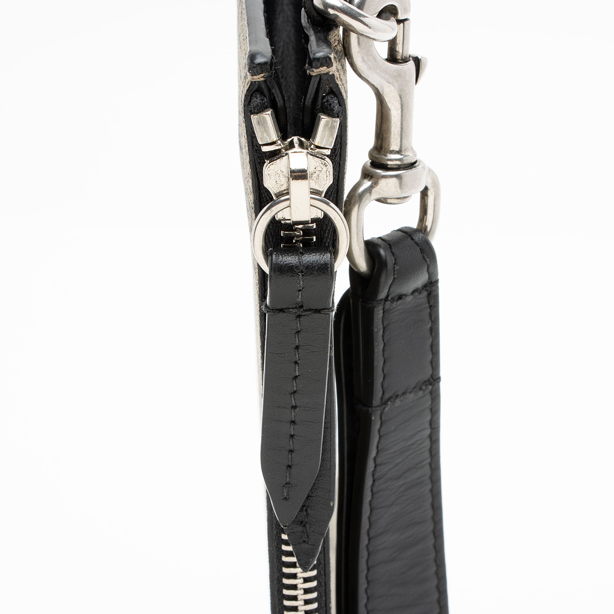 Gucci GG Supreme Blind For Love Wristlet