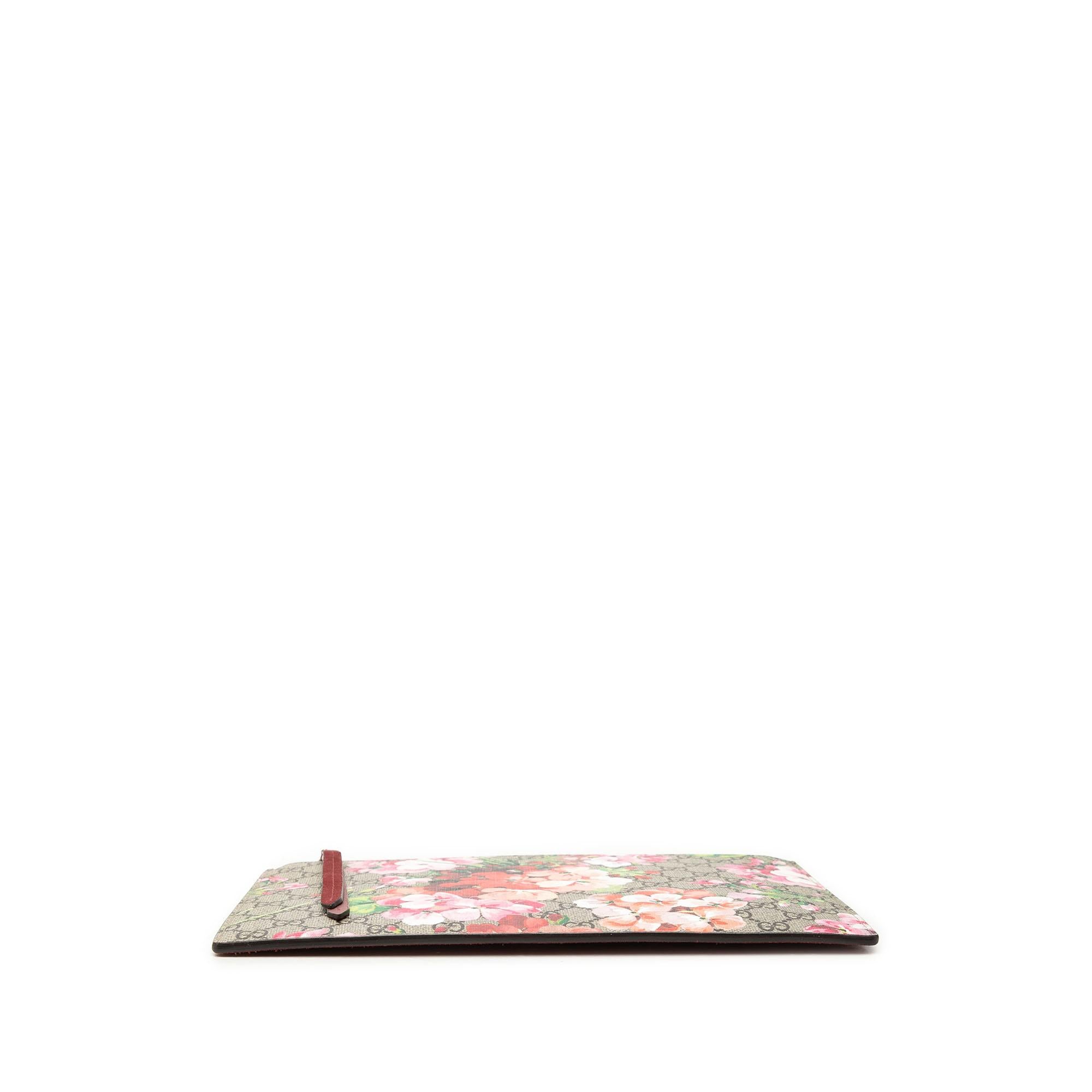Gucci GG Supreme Blooms Clutch