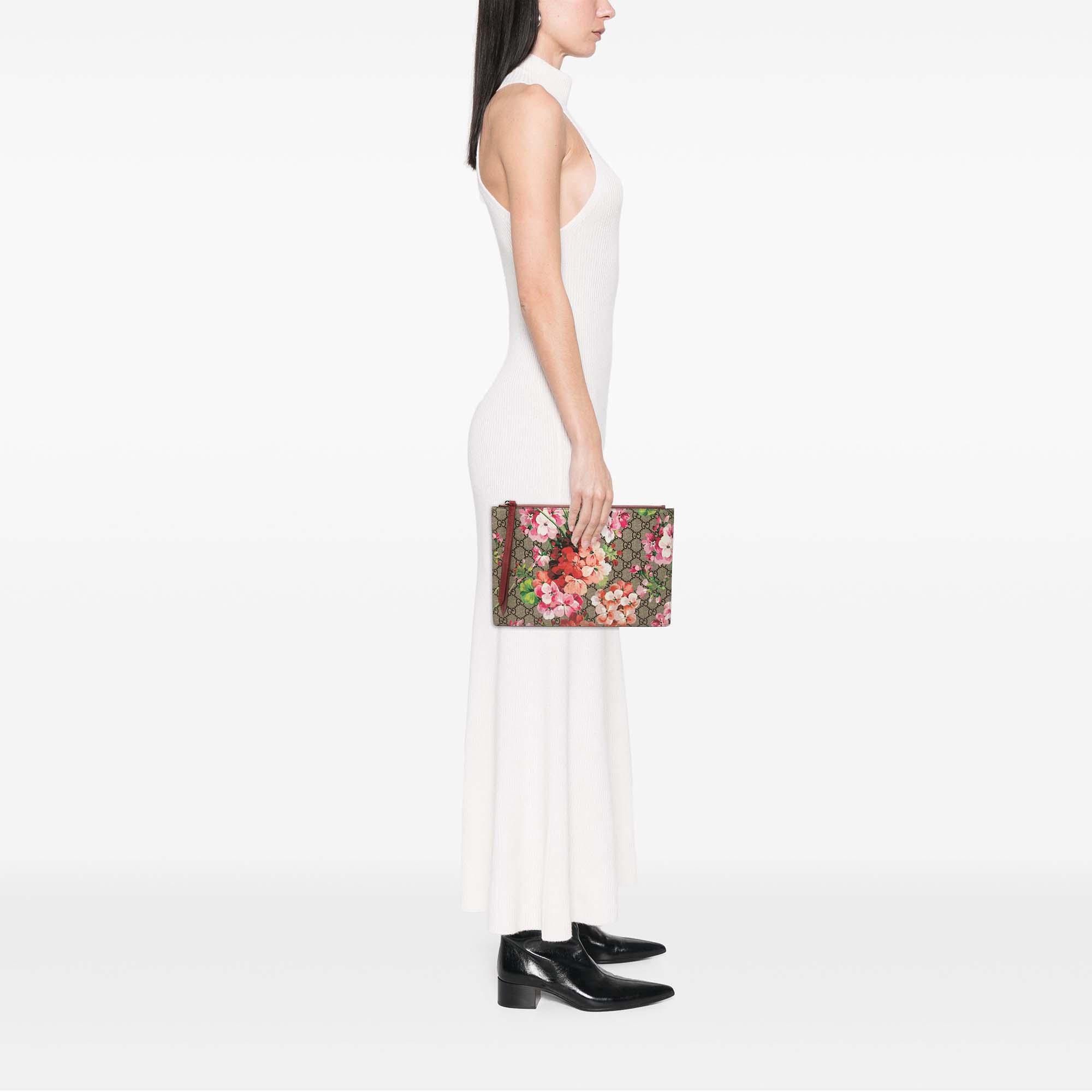 Gucci GG Supreme Blooms Clutch