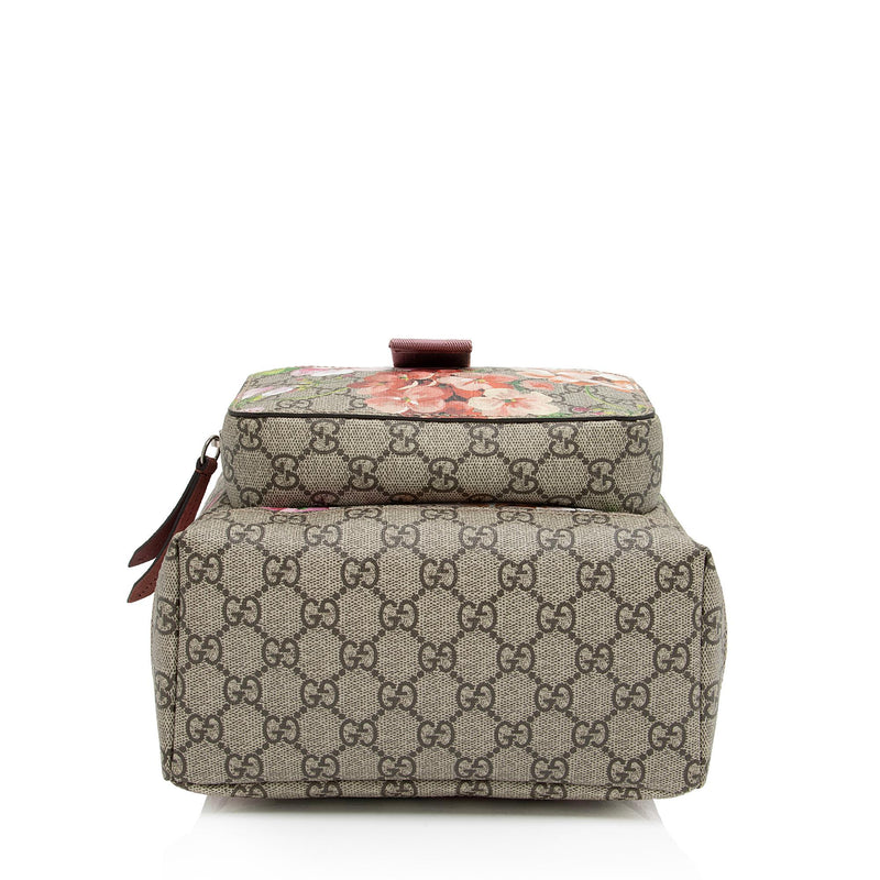 Gucci GG Supreme Blooms Small Backpack SHF cWyqbN LuxeDH
