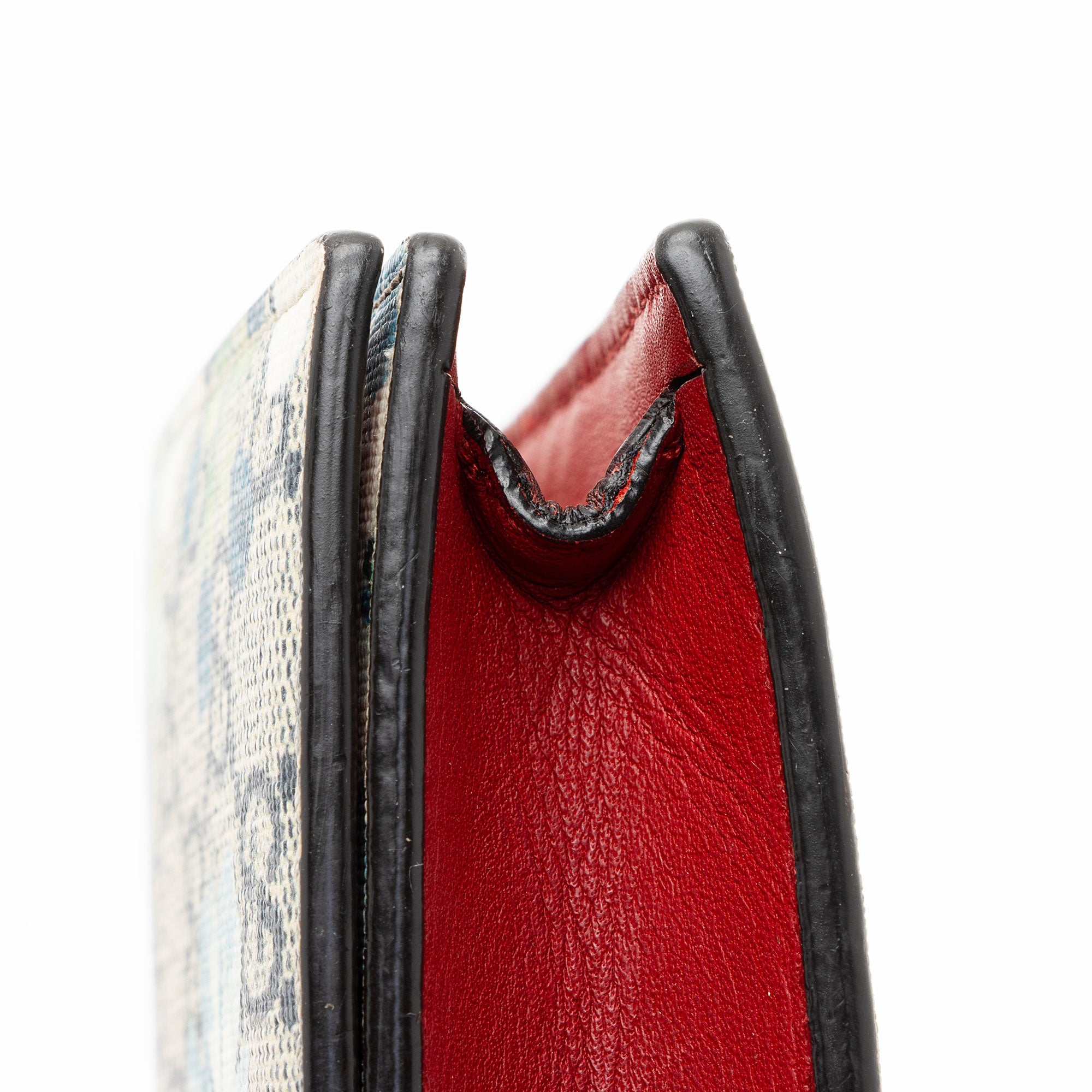 Gucci GG Supreme Blooms Wallet on Chain (SHF-QnKgUn)