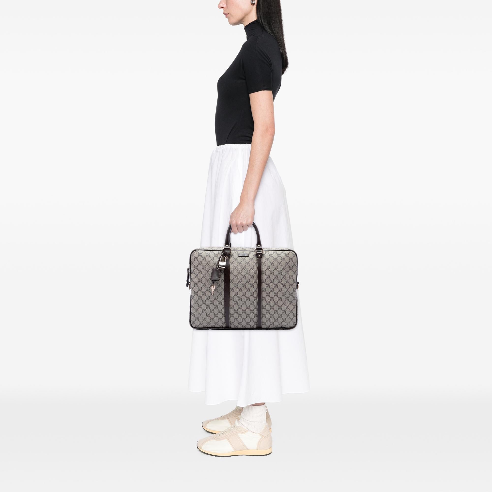 Gucci GG Supreme Business Bag