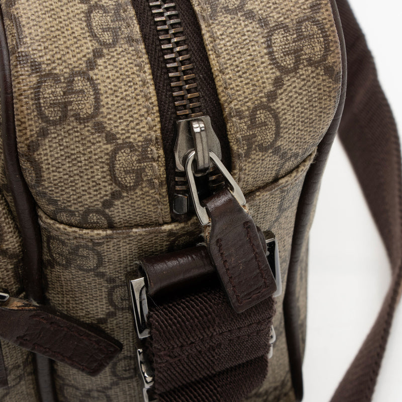 Gucci GG Supreme Classic Small Camera Bag (SHF-fqjHTG)