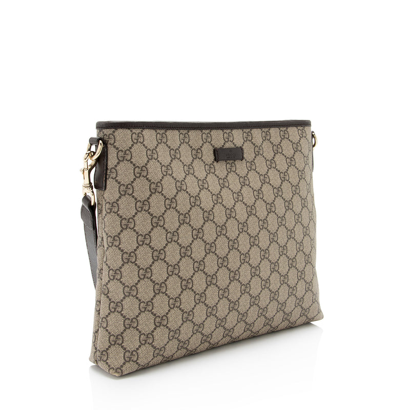 Gucci GG Supreme Classic Flat Medium Messenger Bag (SHF-z1jpvQ)