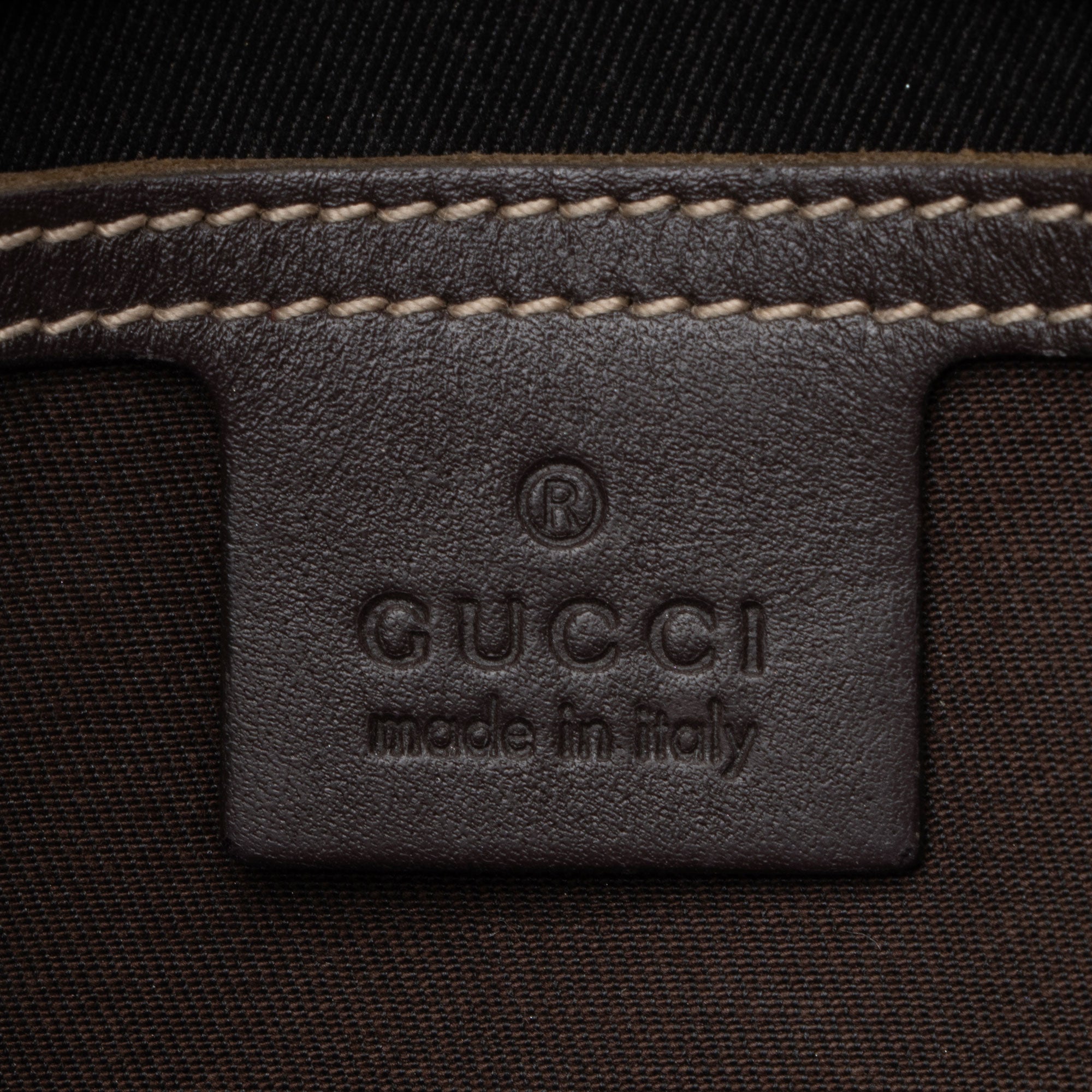 Gucci GG Supreme Classic Small Messenger