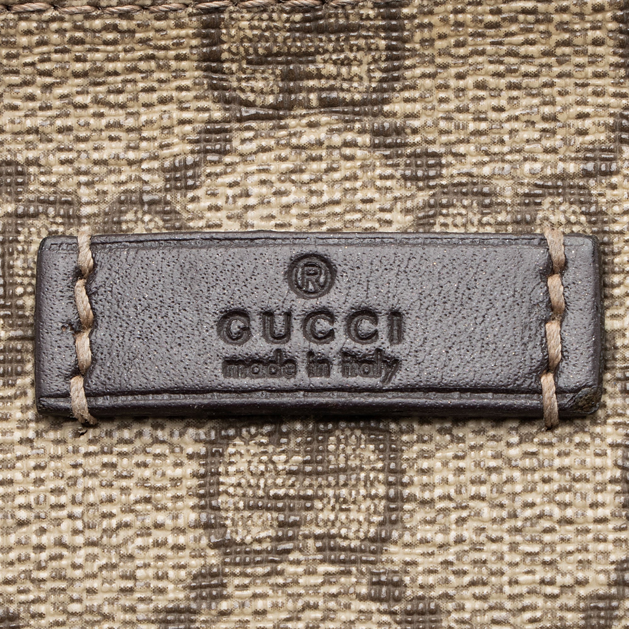 Gucci GG Supreme Classic Small Messenger