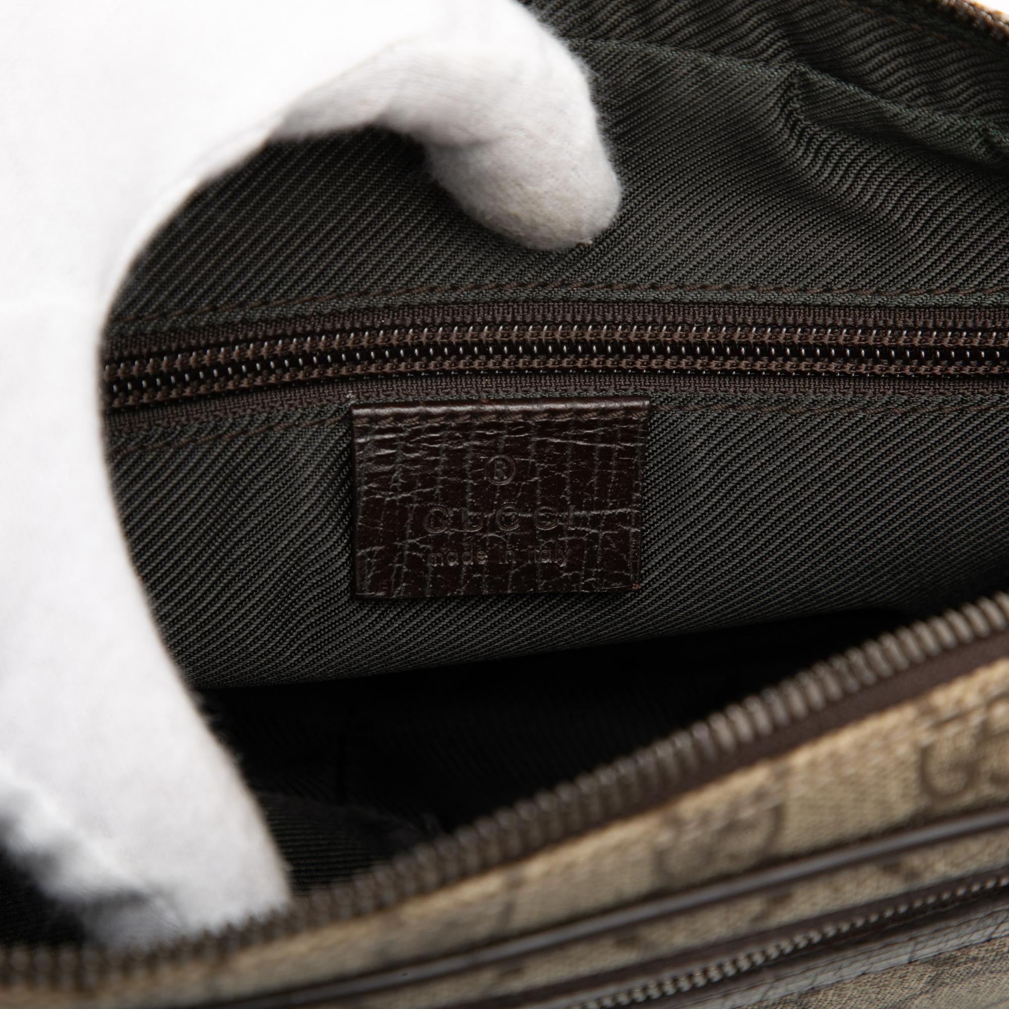 Gucci GG Supreme Clutch