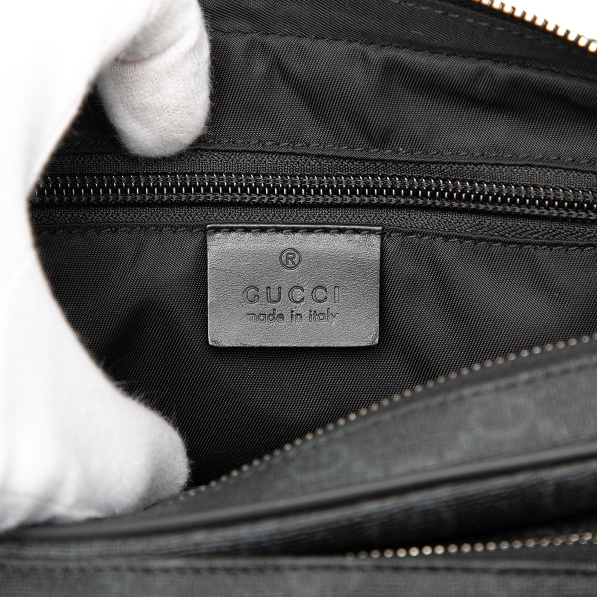 Gucci GG Supreme Clutch