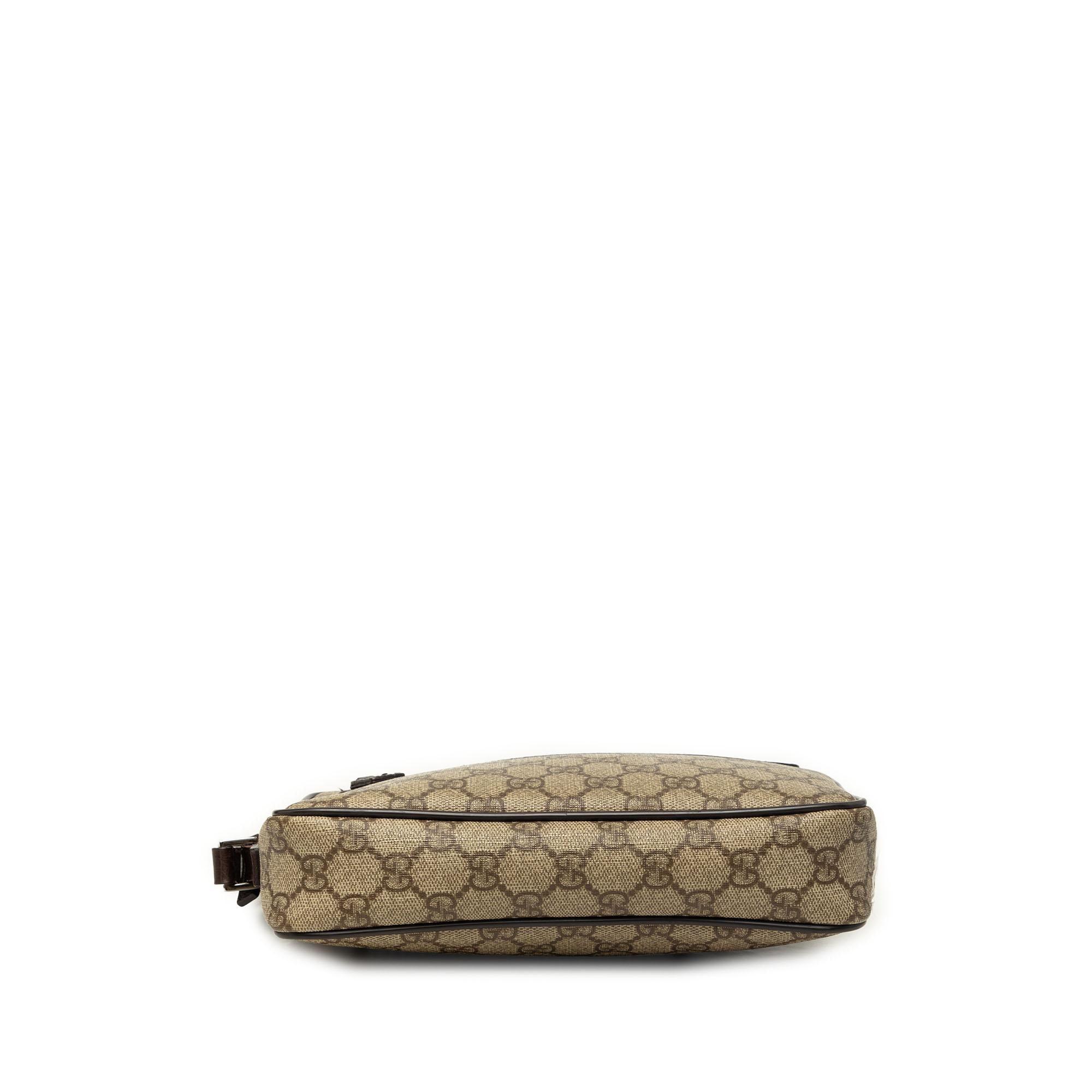 Gucci GG Supreme Clutch