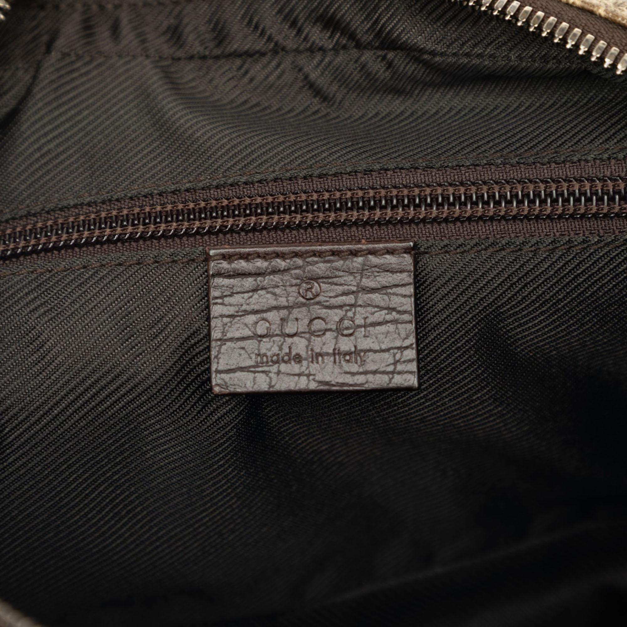Gucci GG Supreme Clutch