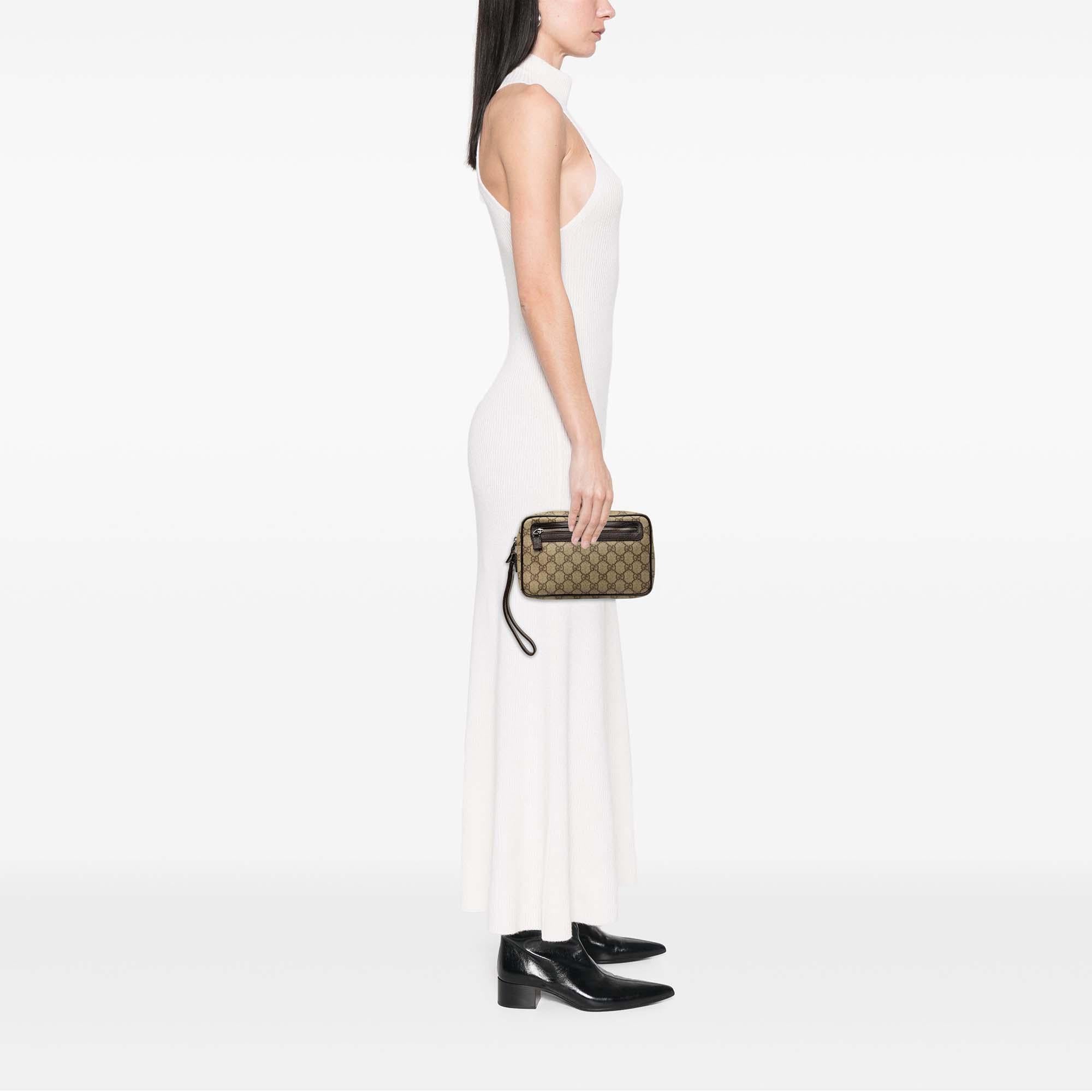 Gucci GG Supreme Clutch