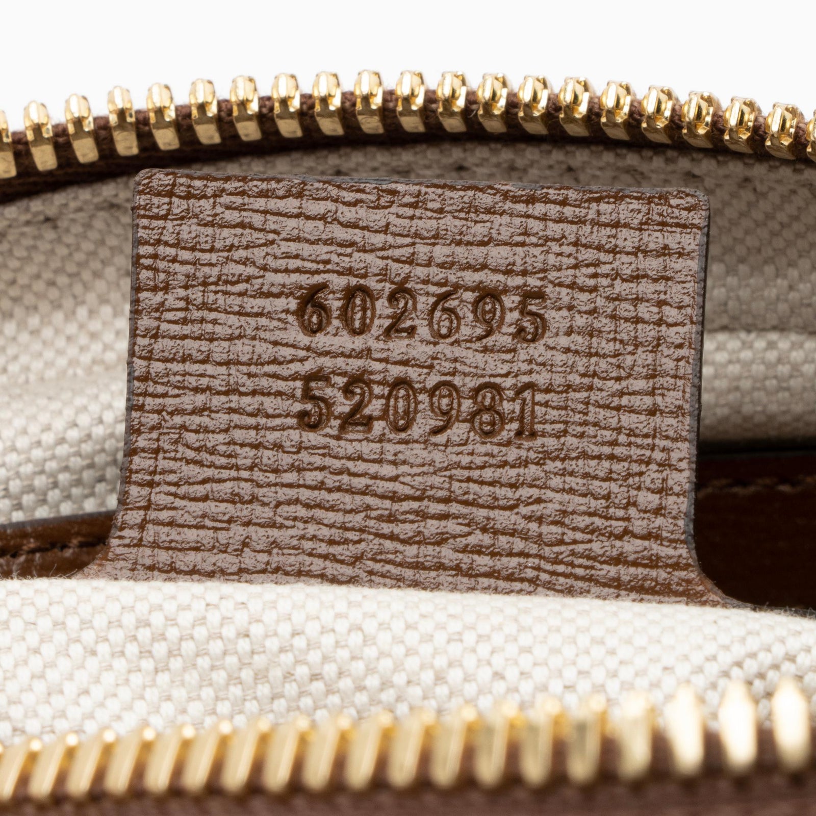 Gg supreme belt bag fake hotsell