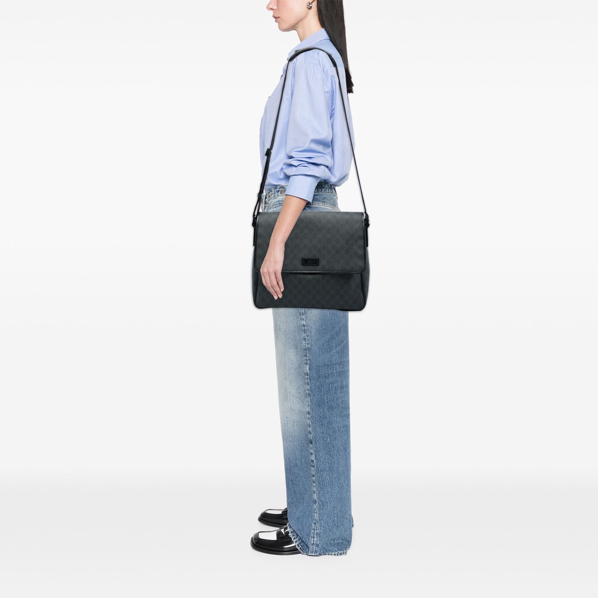 Gucci GG Supreme Flap Messenger Bag
