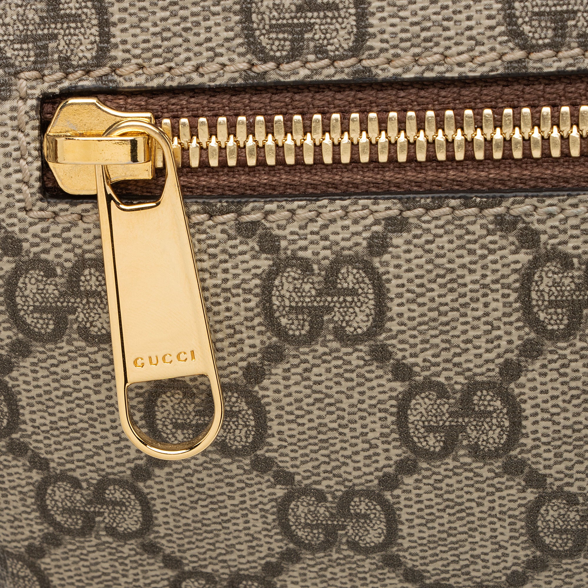 Gucci GG Supreme Interlocking G Belt Bag (SHF-FwWyIi)