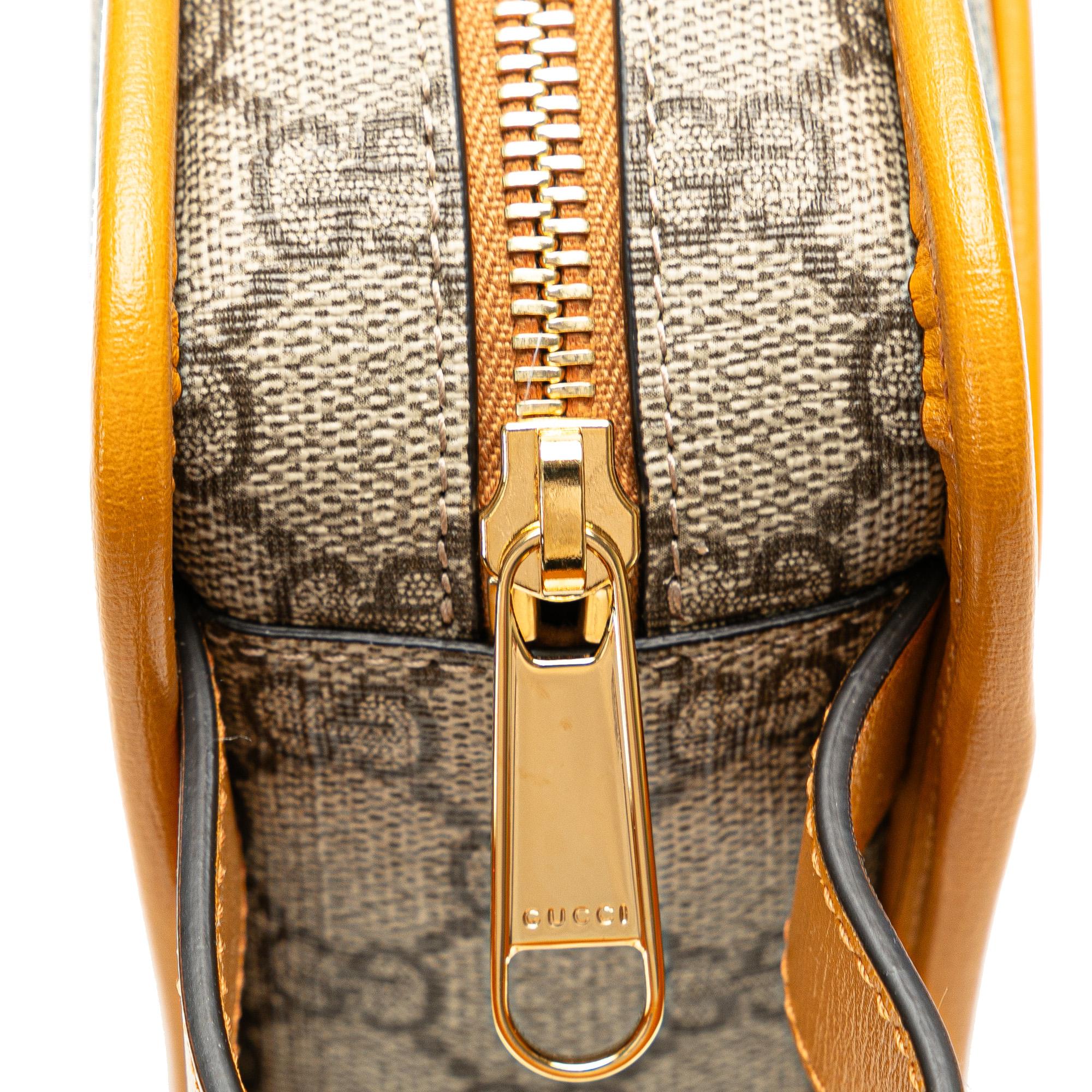 Gucci GG Supreme Interlocking G Clutch (SHG-d5SKs0)