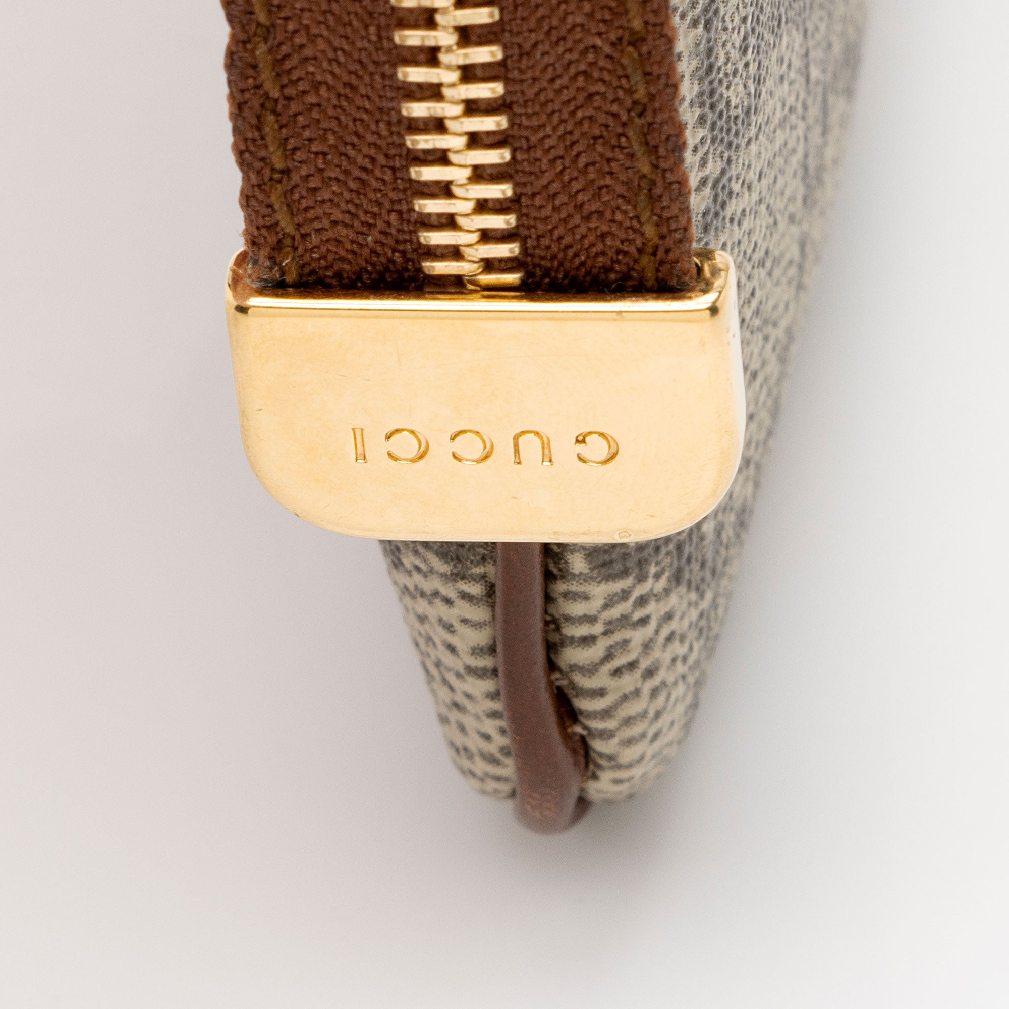 Gucci GG Supreme Key Pouch (SHF-z7sxNF)