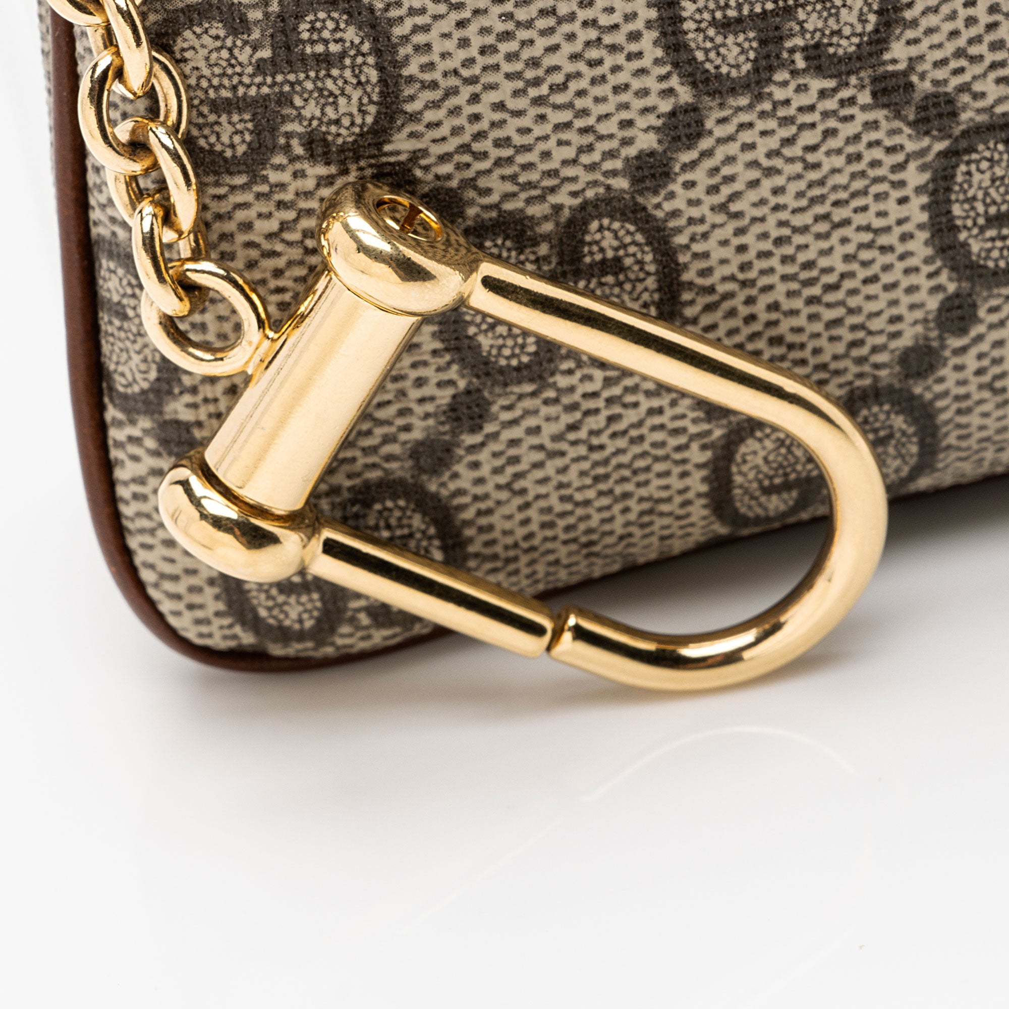 Gucci GG Supreme Key Pouch (SHF-z7sxNF)