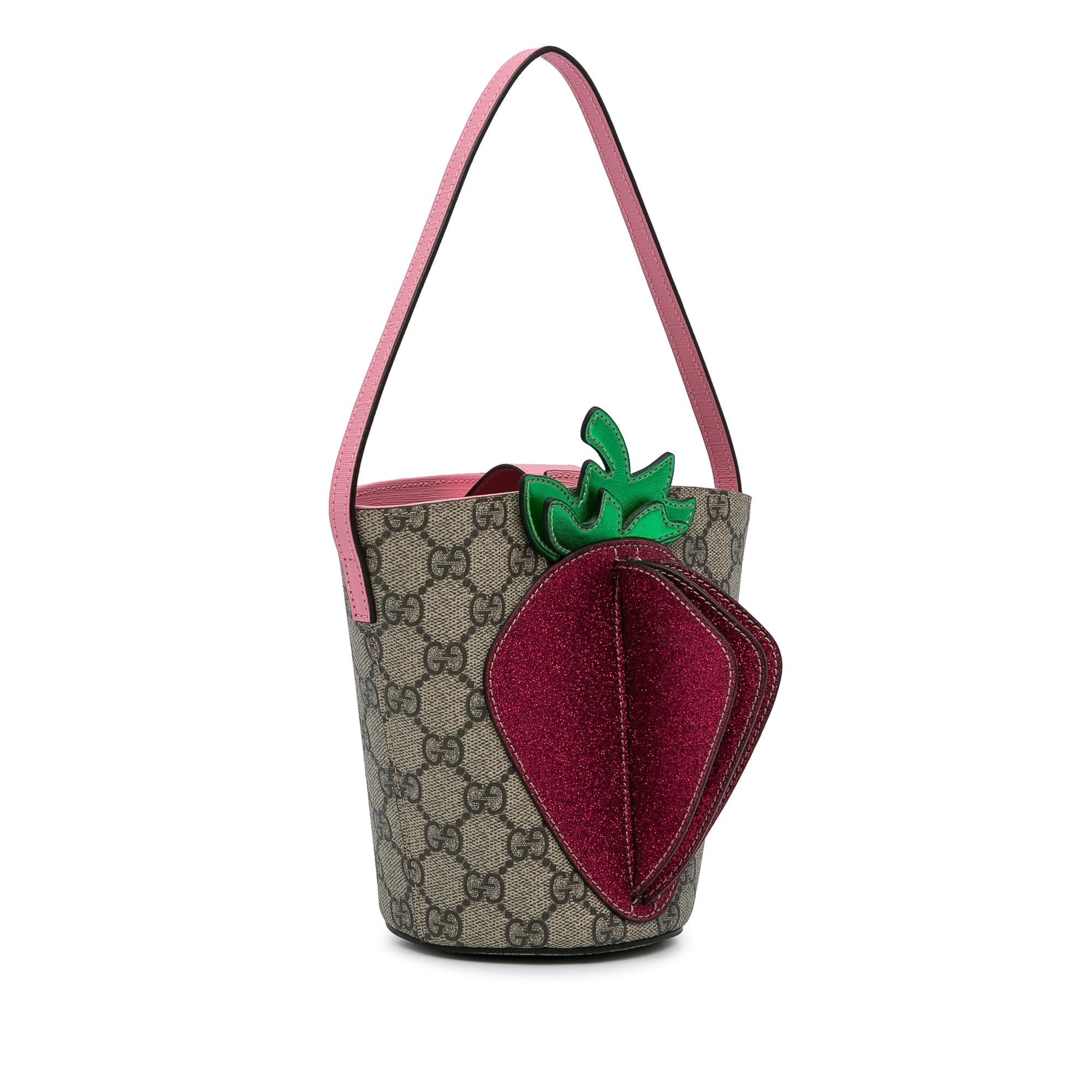 Gucci GG Supreme Kids Strawberry Bucket Bag (SHG-TqqNA8)