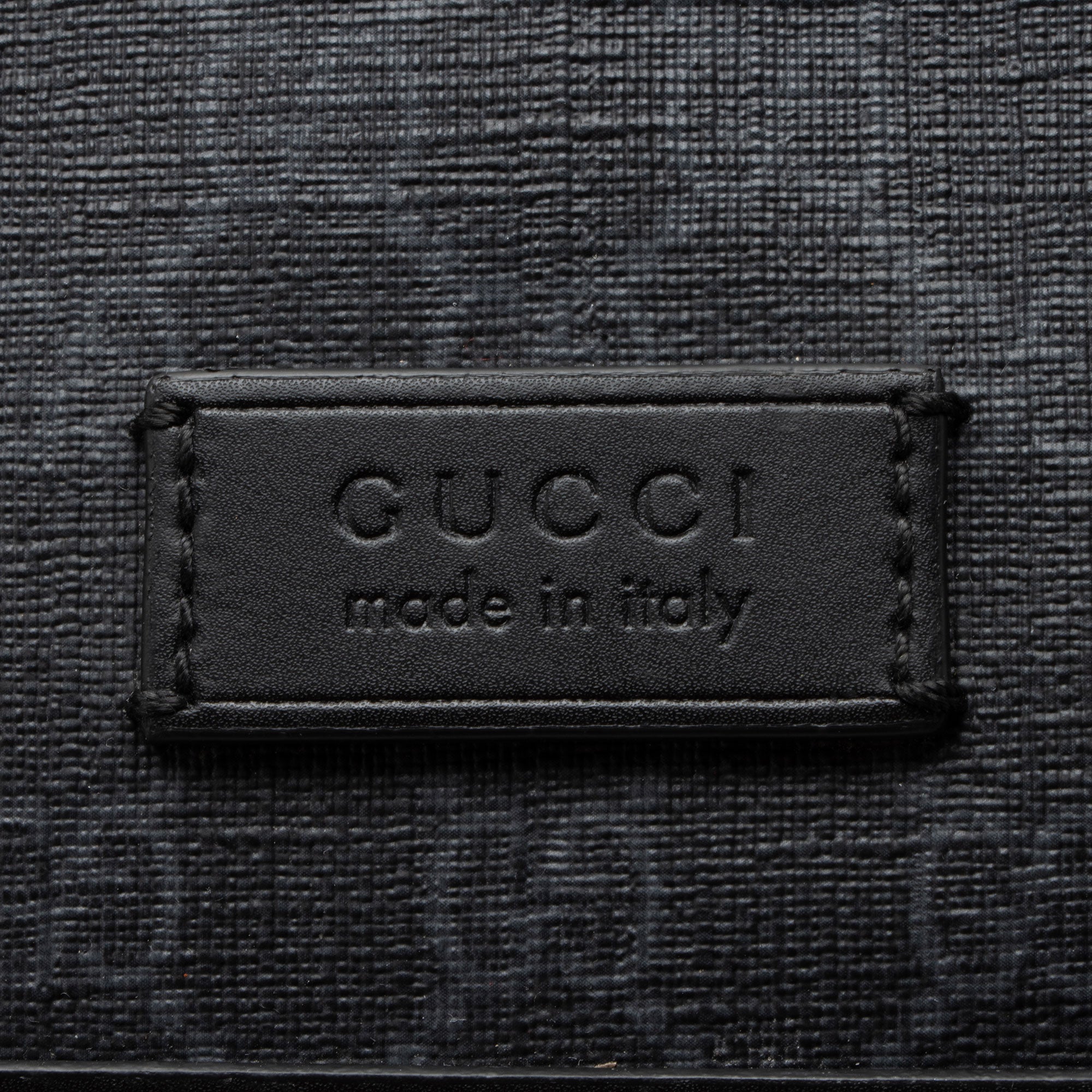 Gucci GG Supreme Medium Messenger