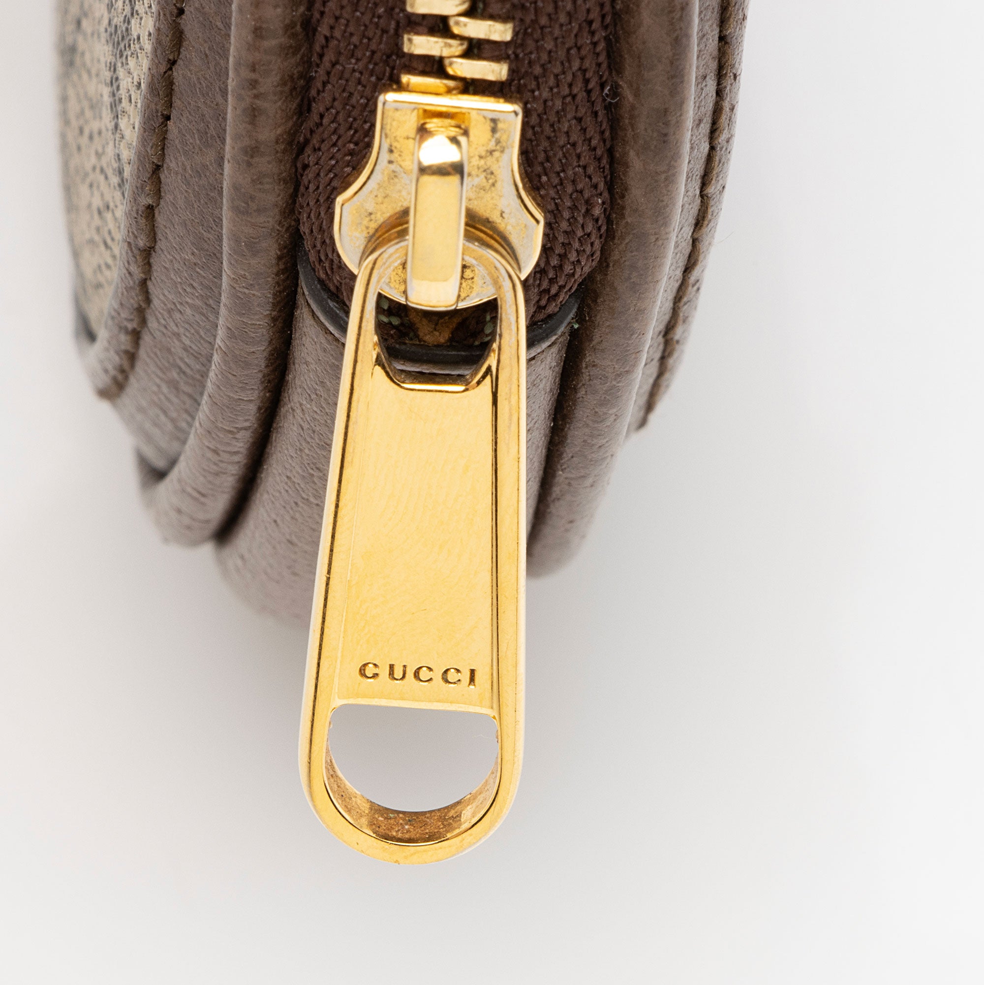 Gucci GG Supreme Ophidia Round Neck Pouch (SHF-s61G2F)