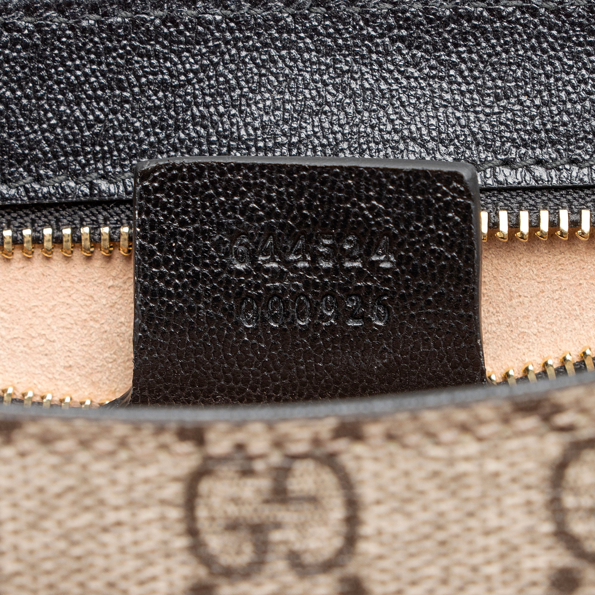 ル*フ様 GUCCI ボディーバック グッチ GGスプリーム ボディバッグ 450946｜郡山のまじめな買取専門店
