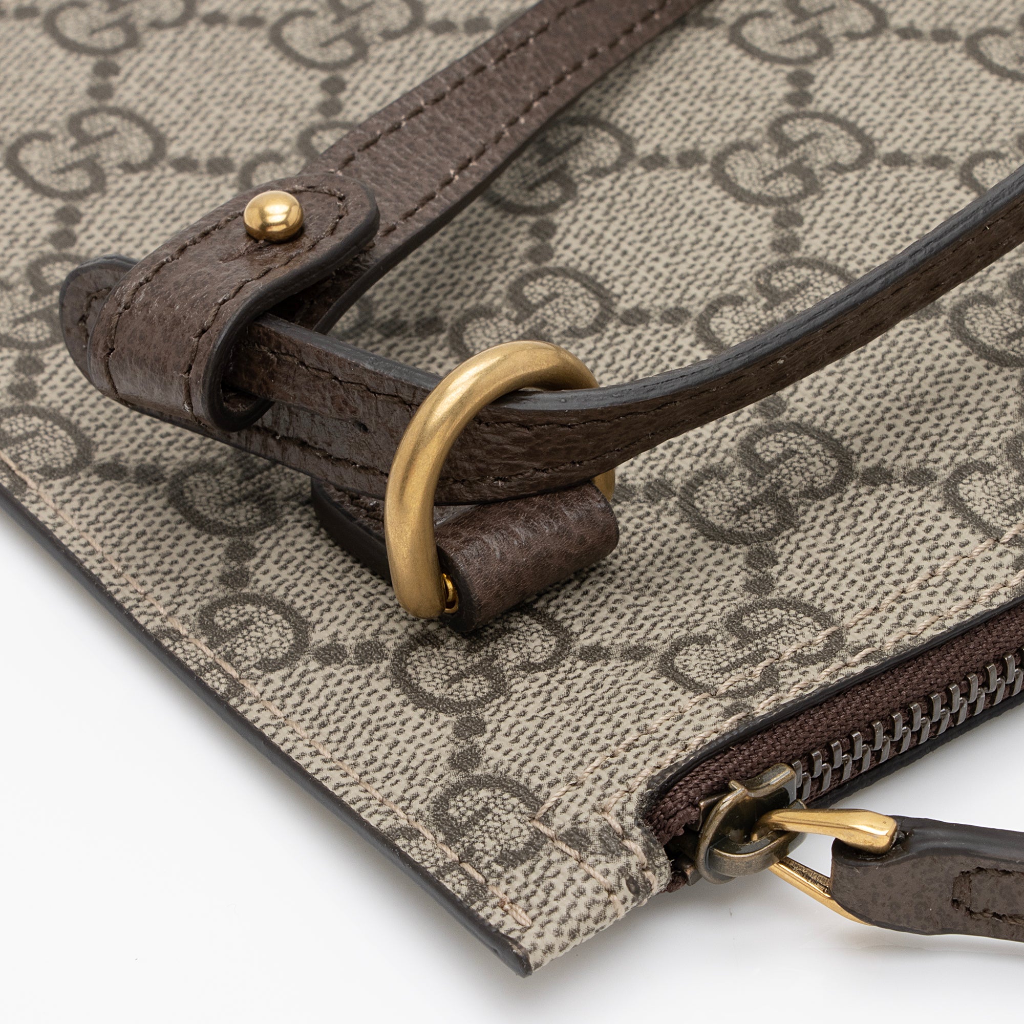 Gucci GG Supreme Pochette (SHF-dYhXFI)