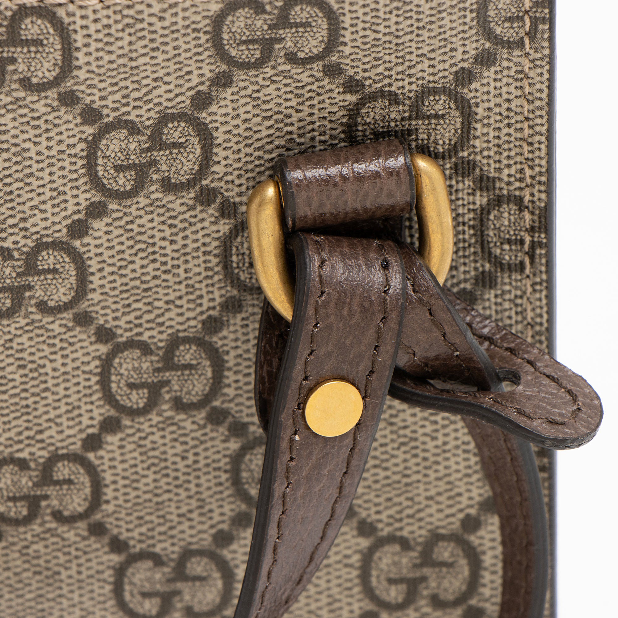 Gucci GG Supreme Pochette (SHF-nytdIA)