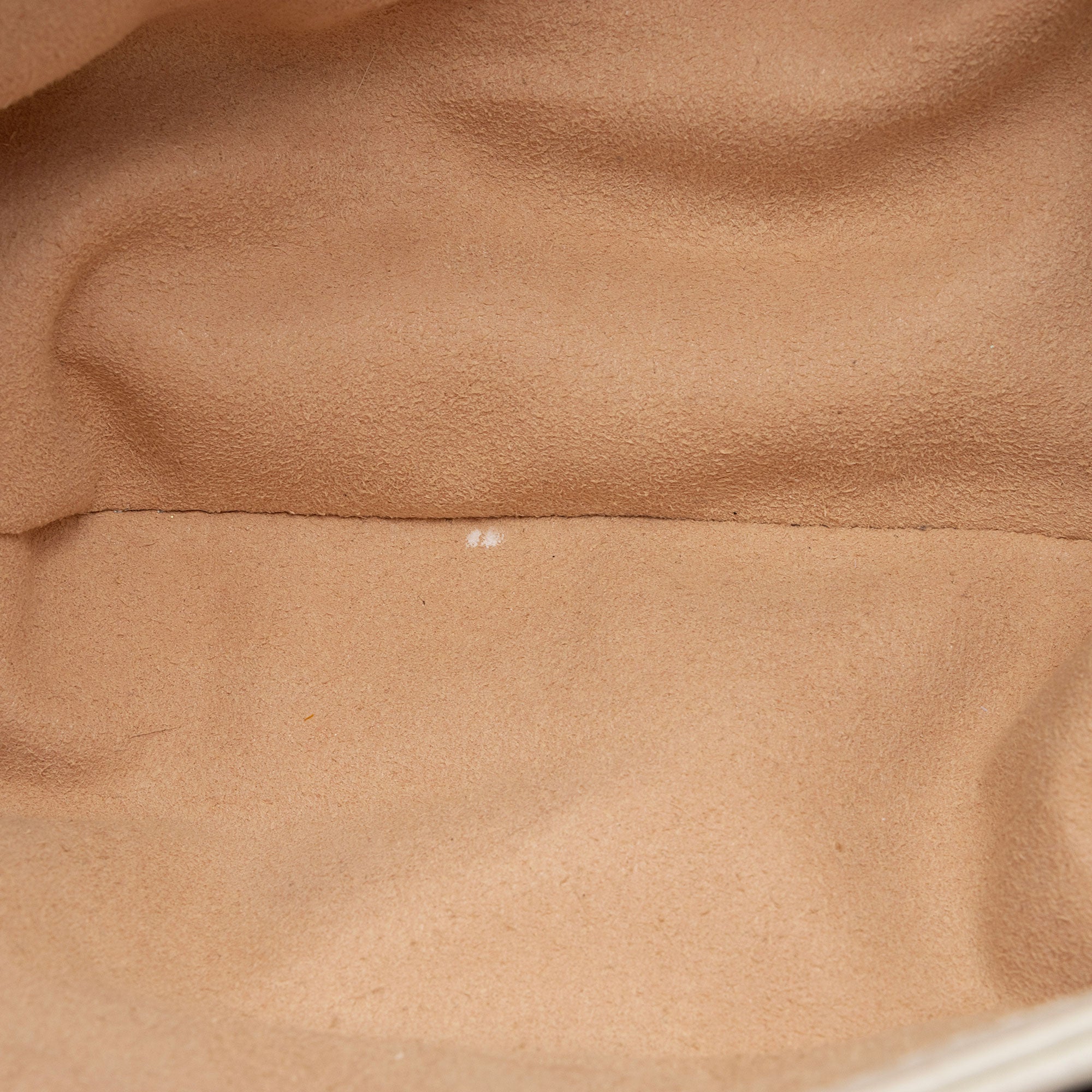 Gucci GG Supreme Queen Margaret Medium Shoulder Bag (SHF-ru59Pg)