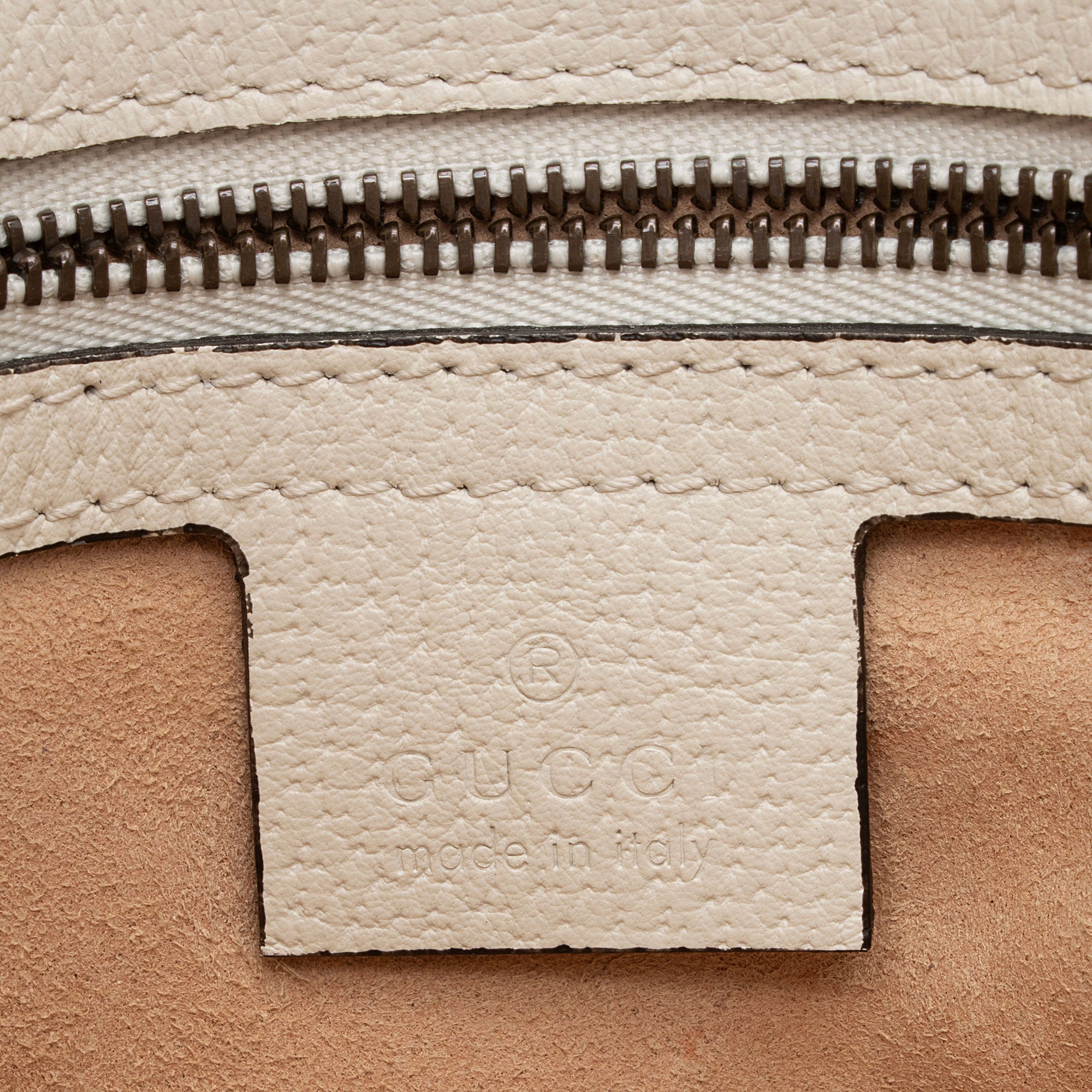 Gucci GG Supreme Queen Margaret Medium Shoulder Bag (SHF-ru59Pg)