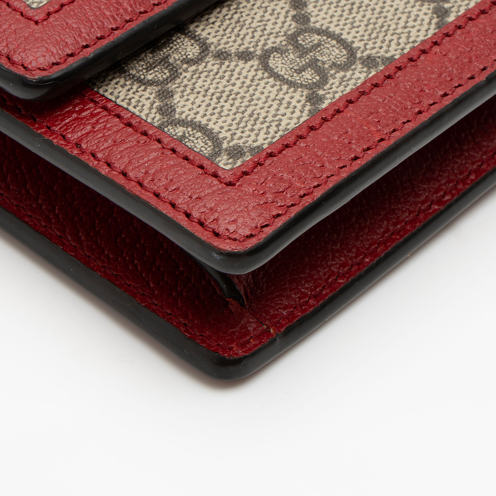 Gucci GG Supreme Queen Margaret Wallet on Chain (SHF-Cy5wDk)