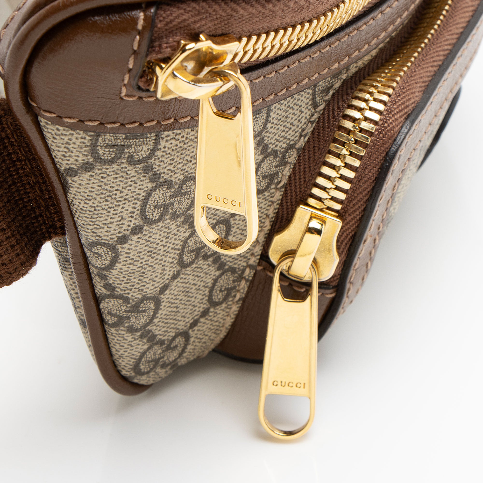 Gucci GG Supreme Retro Belt Bag