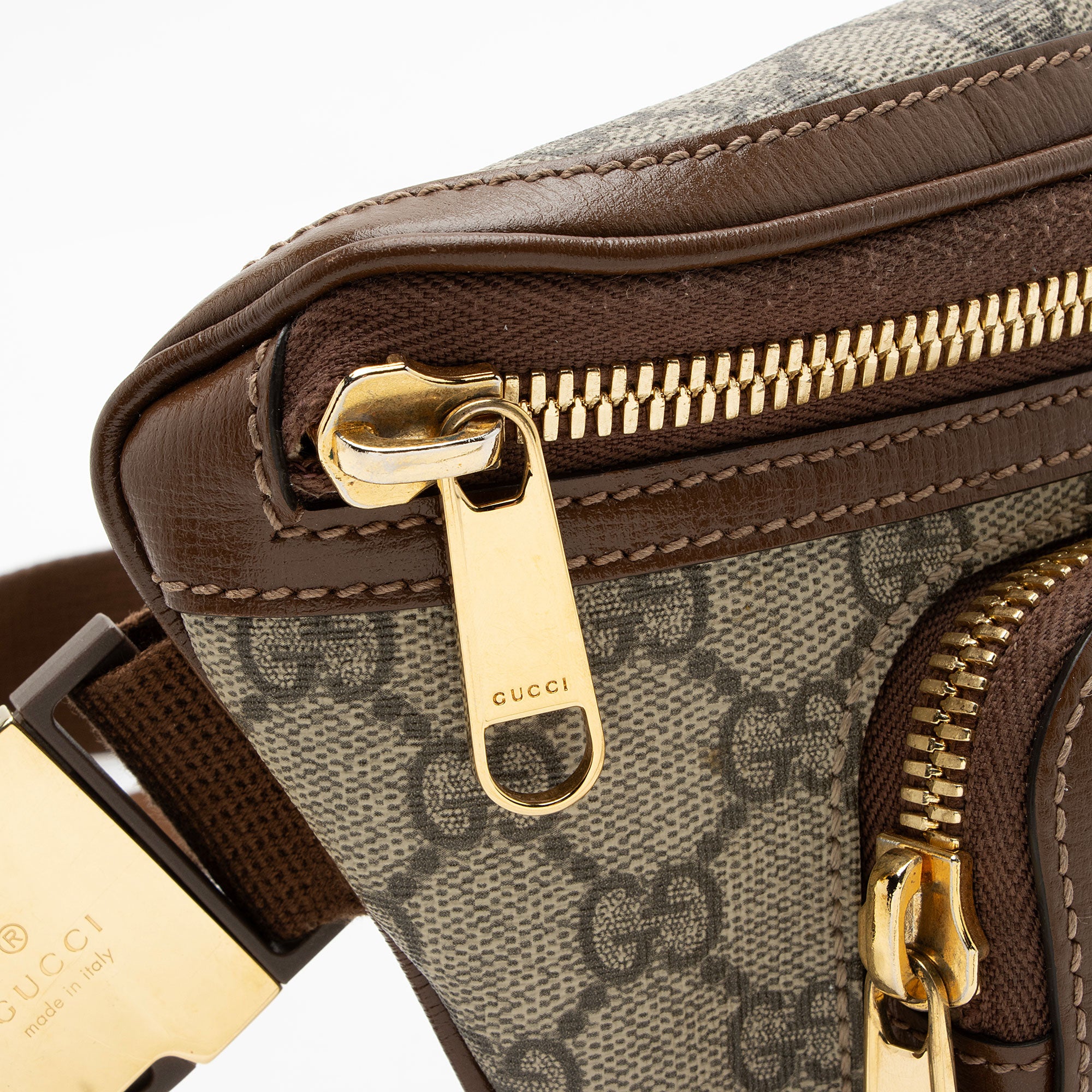 Gucci GG Supreme Retro Belt Bag