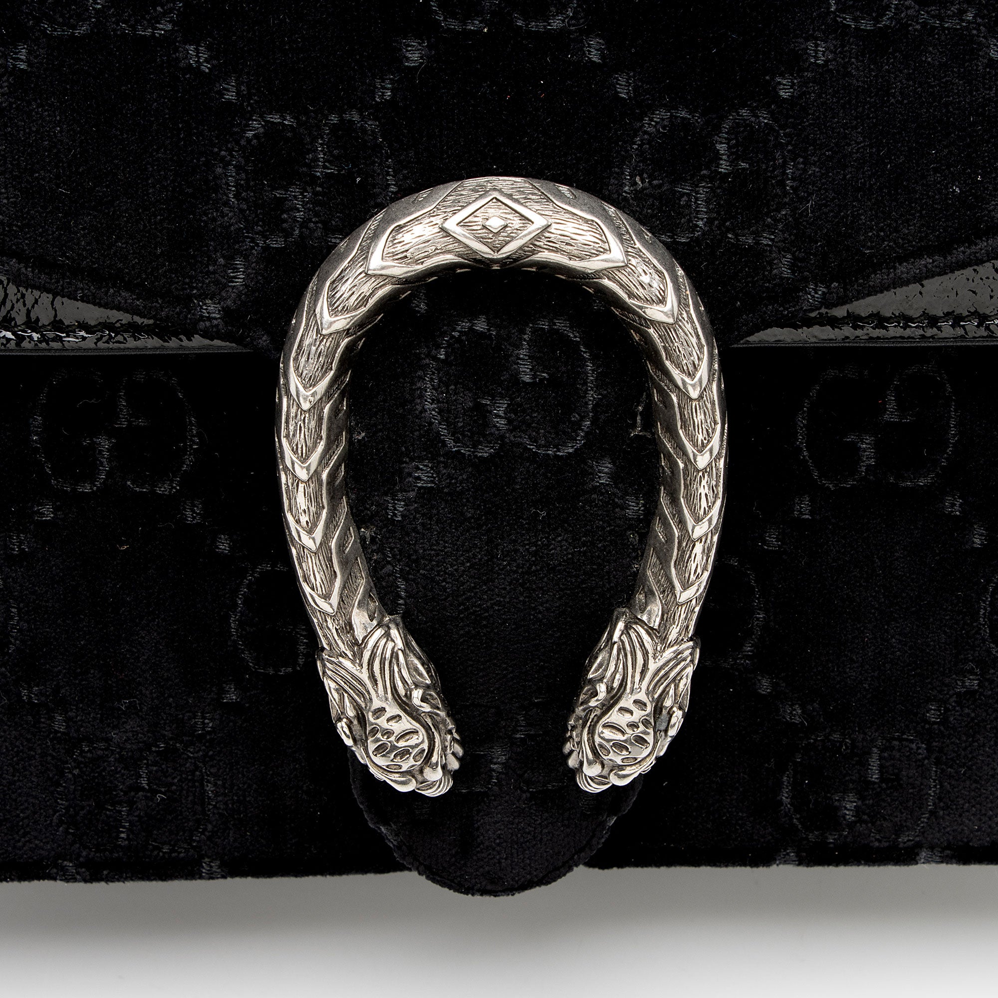 Gucci GG Velvet Dionysus Medium Shoulder Bag