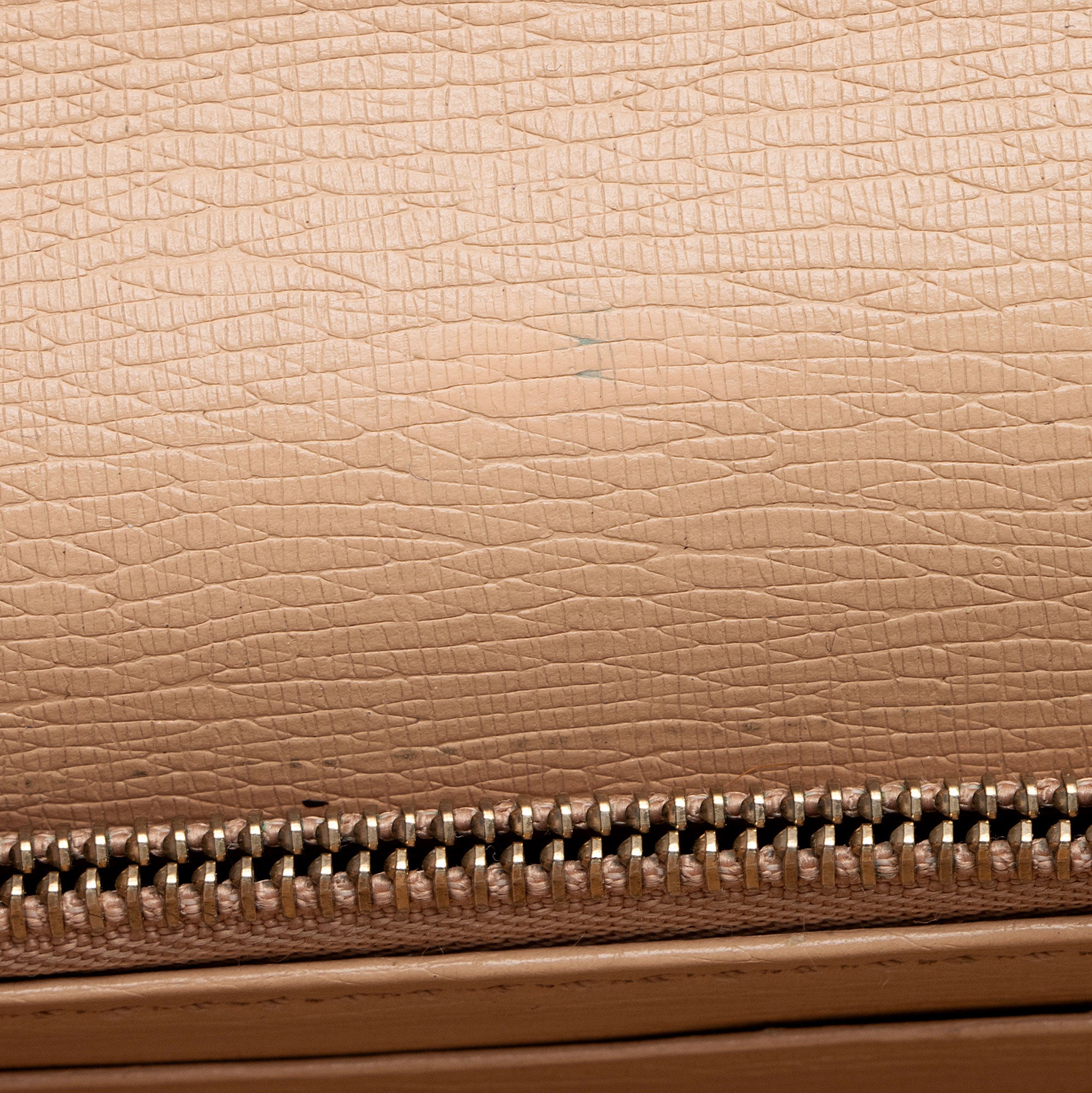 Gucci Grained Calfskin Interlocking G Chain Wallet