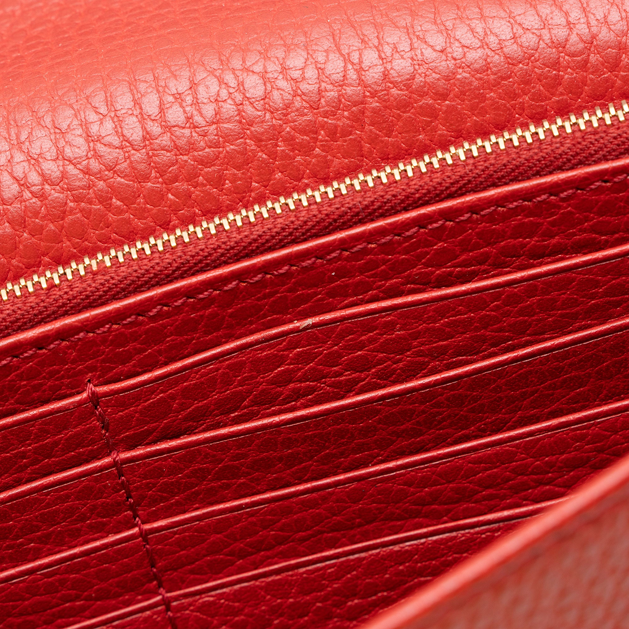 Gucci Grained Calfskin Interlocking G Chain Wallet